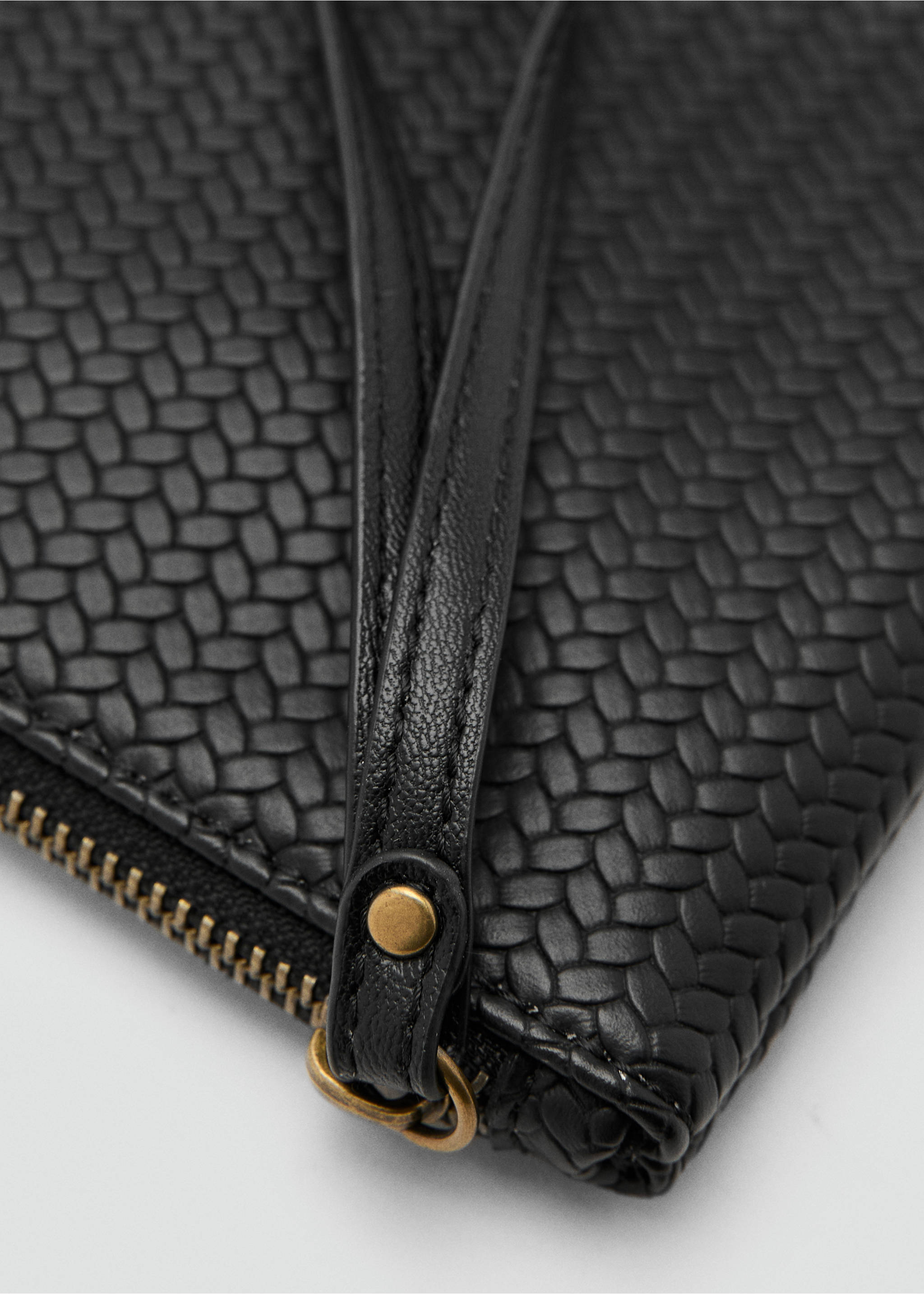 Клатч с эффектом плетения - Деталь изделия 1, Черный. Ref: 17048269-00.