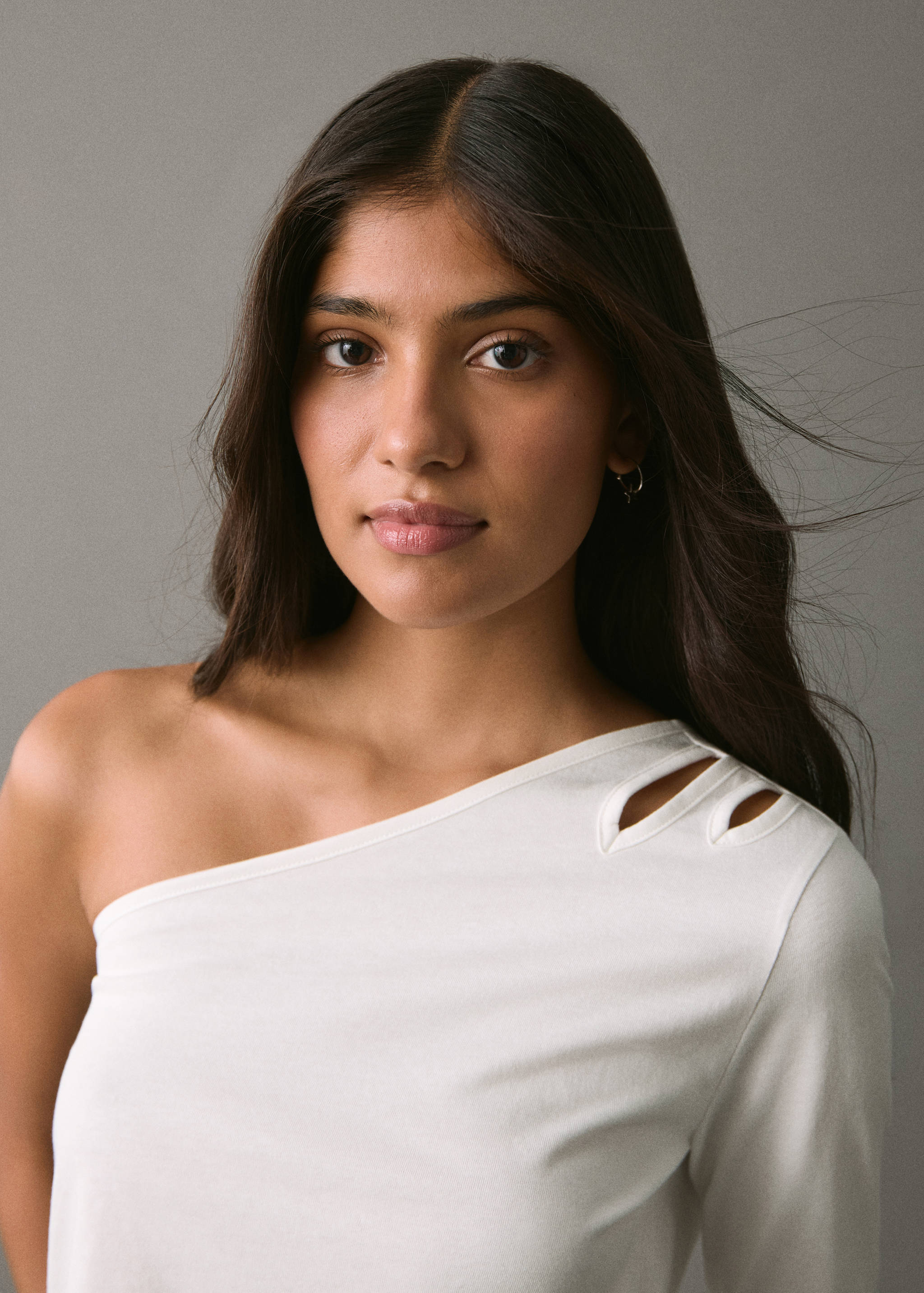 Asymmetric cotton T-shirt - Details of the article 1