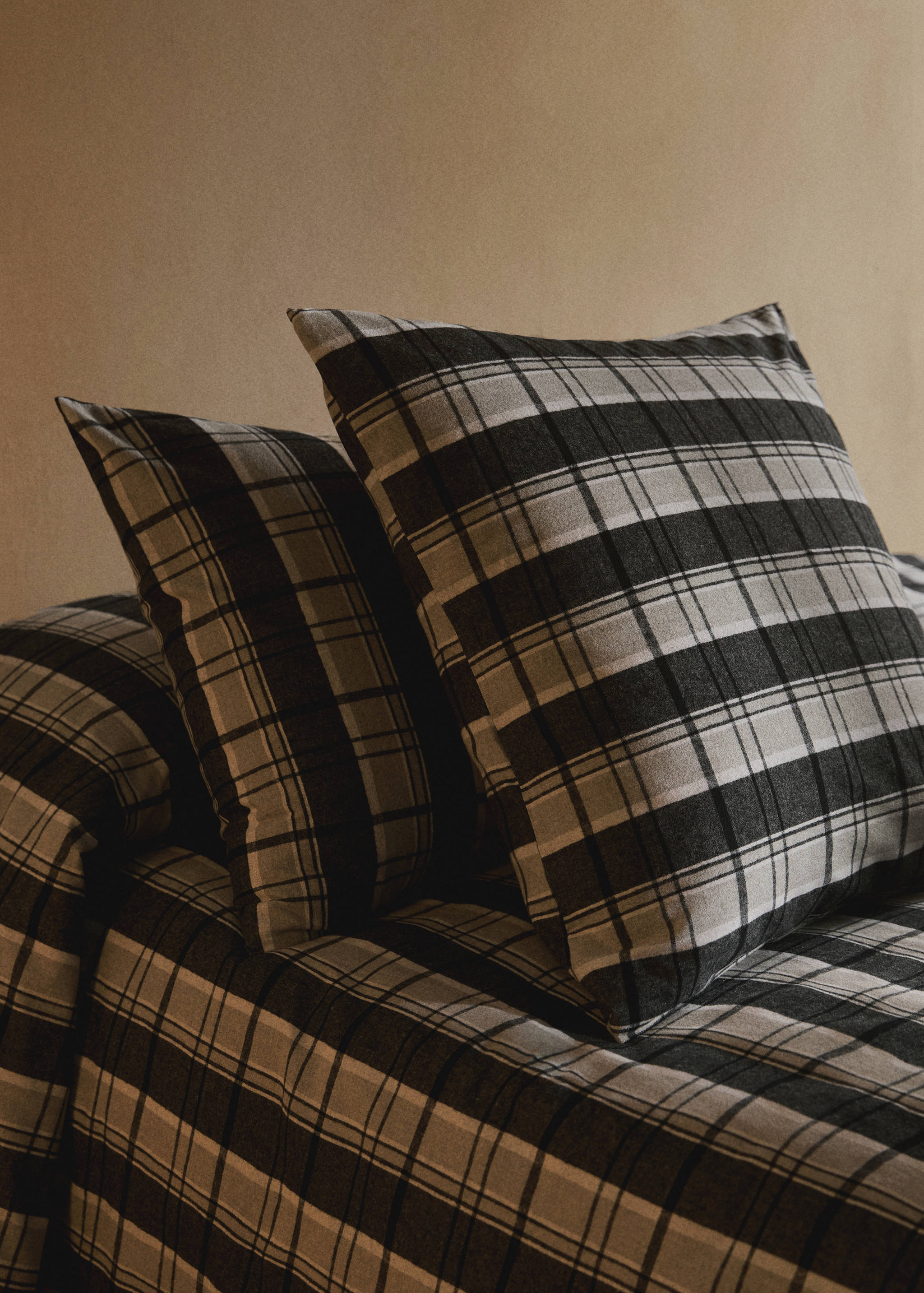 Flannel cotton melange-yarn pillowcase with check pattern 60x60 cm - General plane