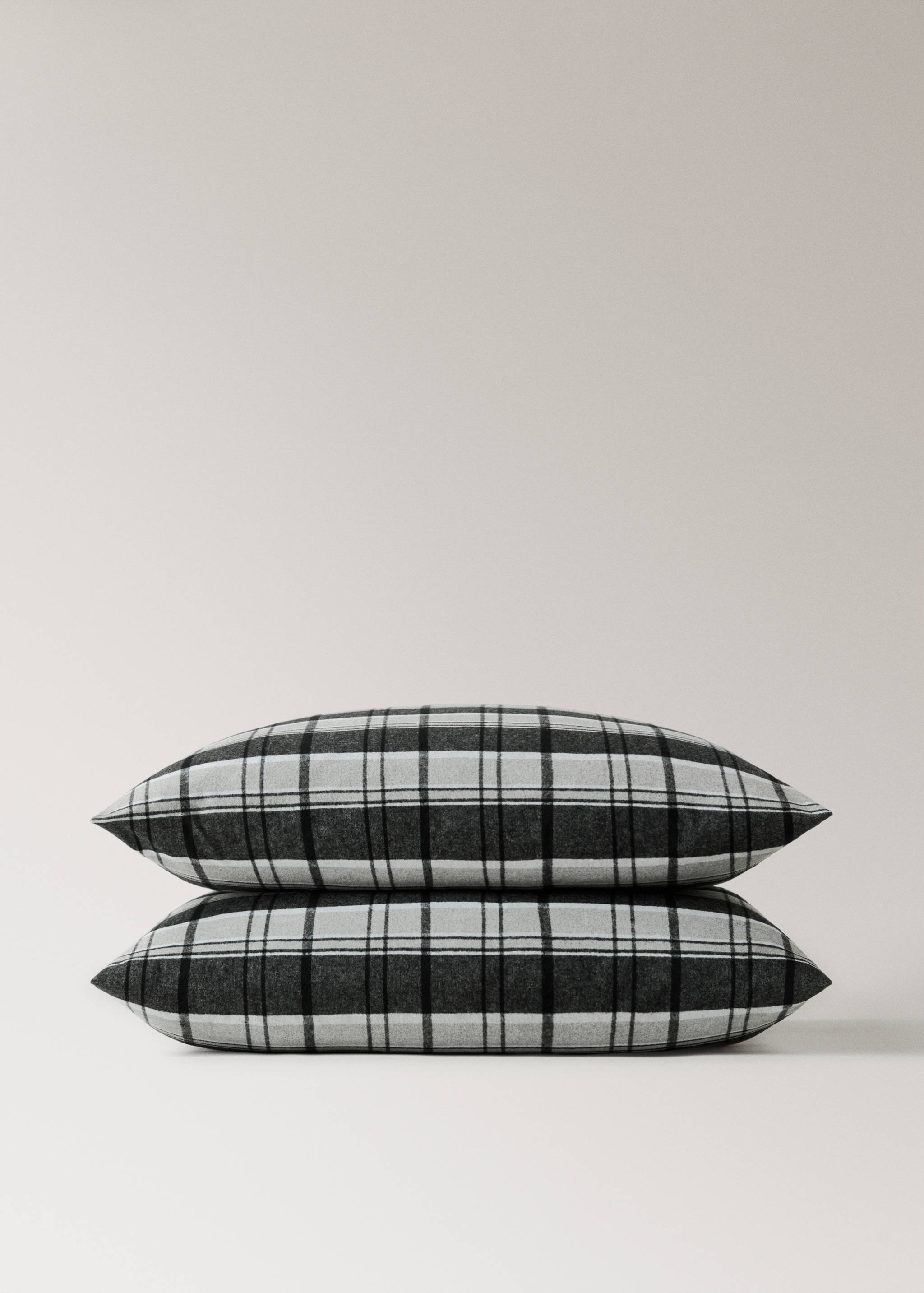 Flannel cotton melange-yarn pillowcase with check pattern 60x60 cm - Details of the article 1