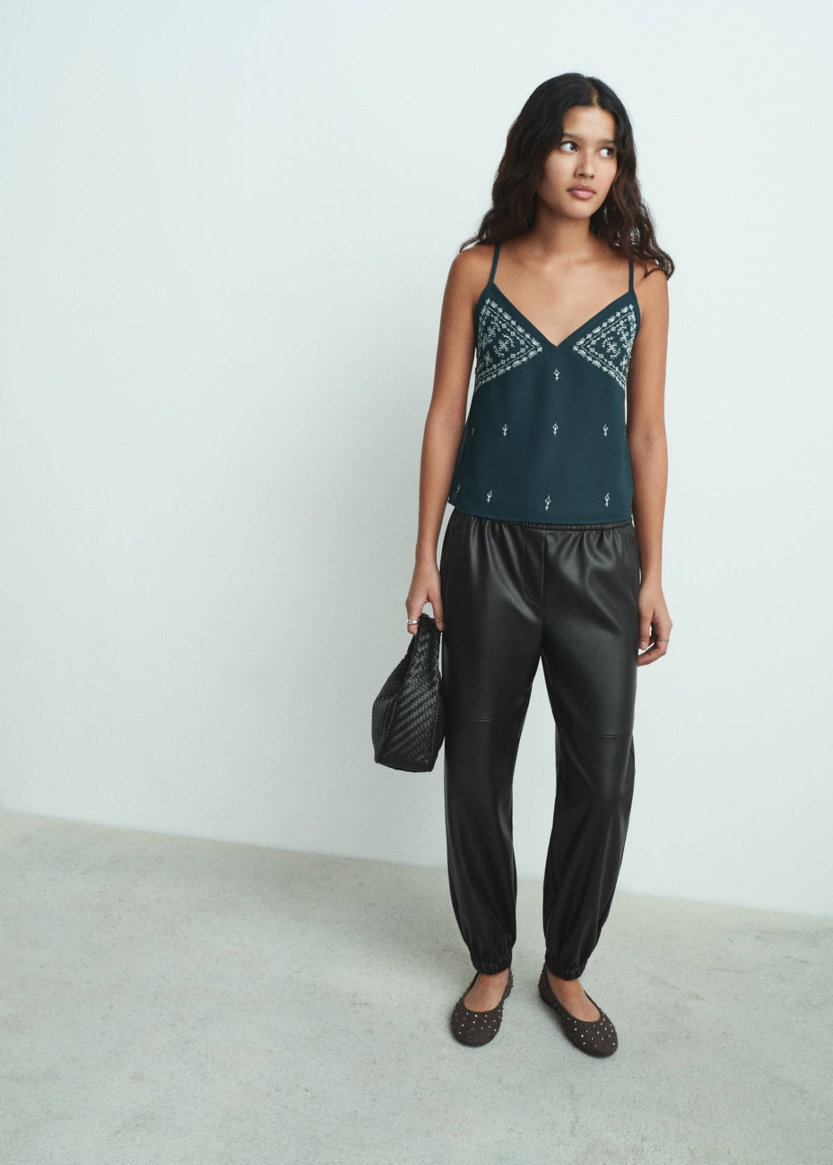 Polyester jogger pants — Black