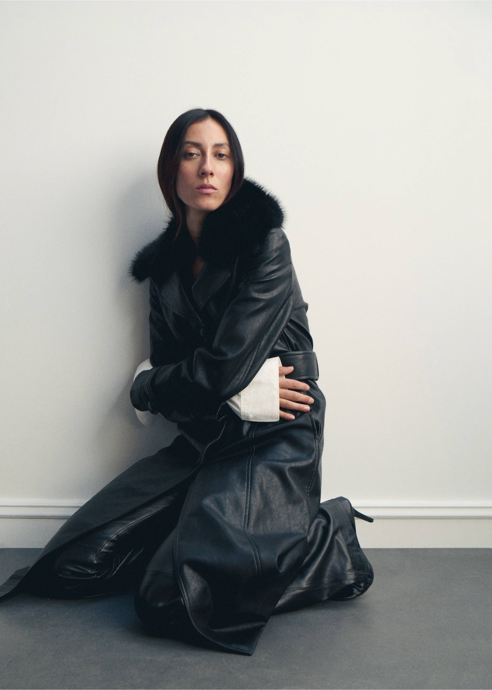 Пальто из искусственной кожи с меховым воротником - Деталь изделия 2, Черный. Ref: 17048282-00.