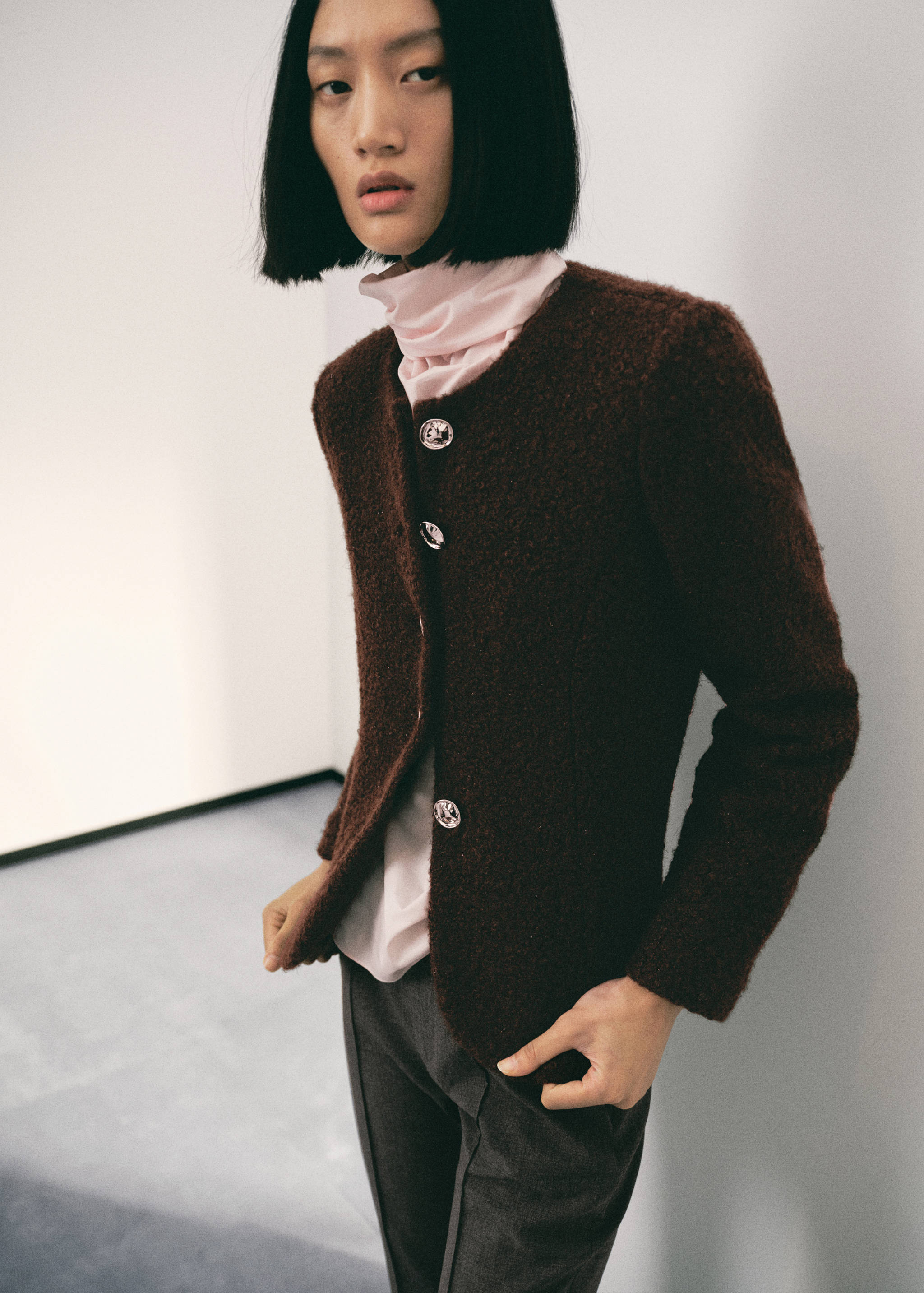 Jaket gesper dengan kancing hias - Tampilan Sedang