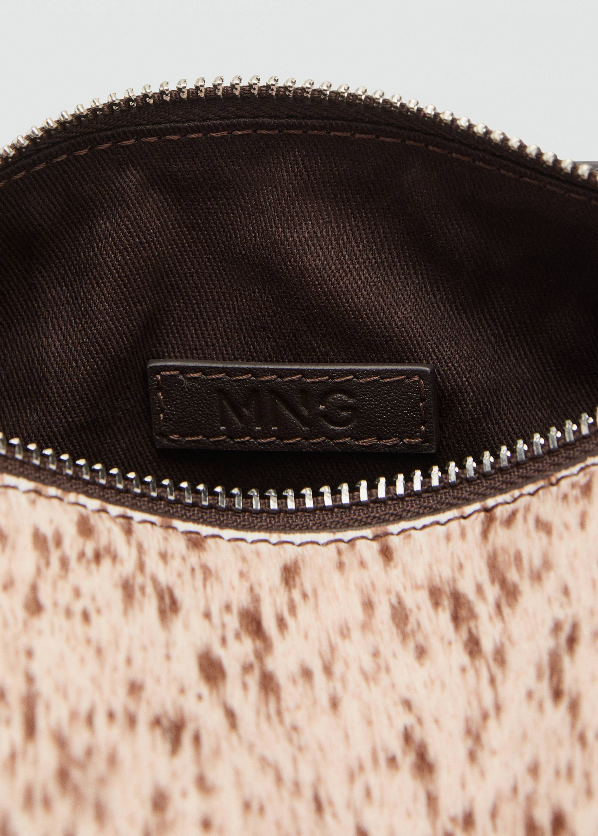 Carteira de ombro de pele e pelo - Pormenor do artigo 2