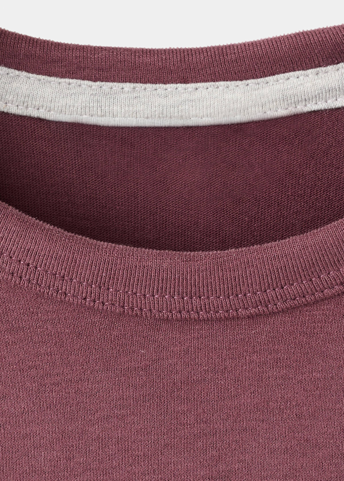 Decorative patches T-shirt — Maroon