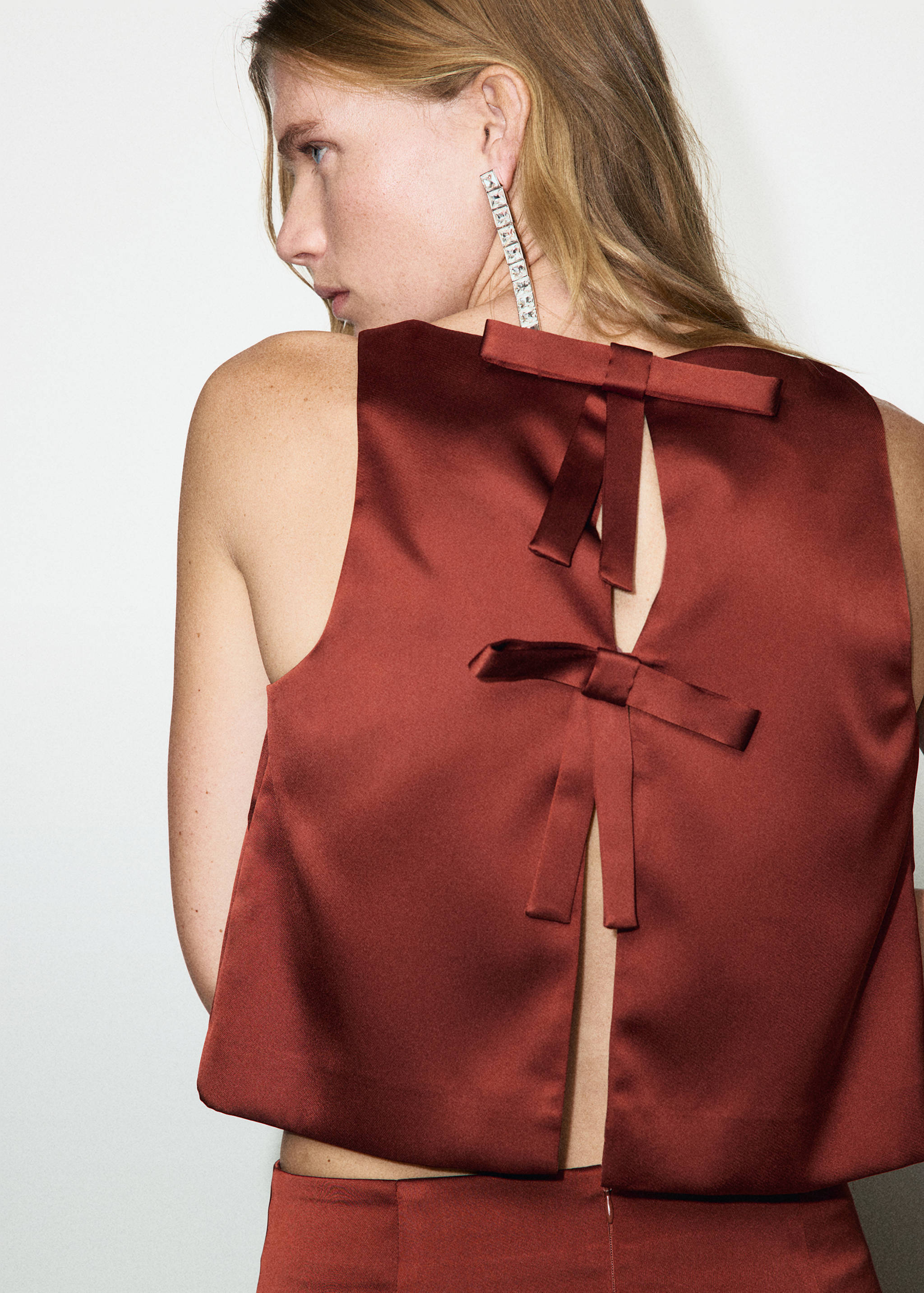 Satijnen top met strikken - Detail van het artikel 1