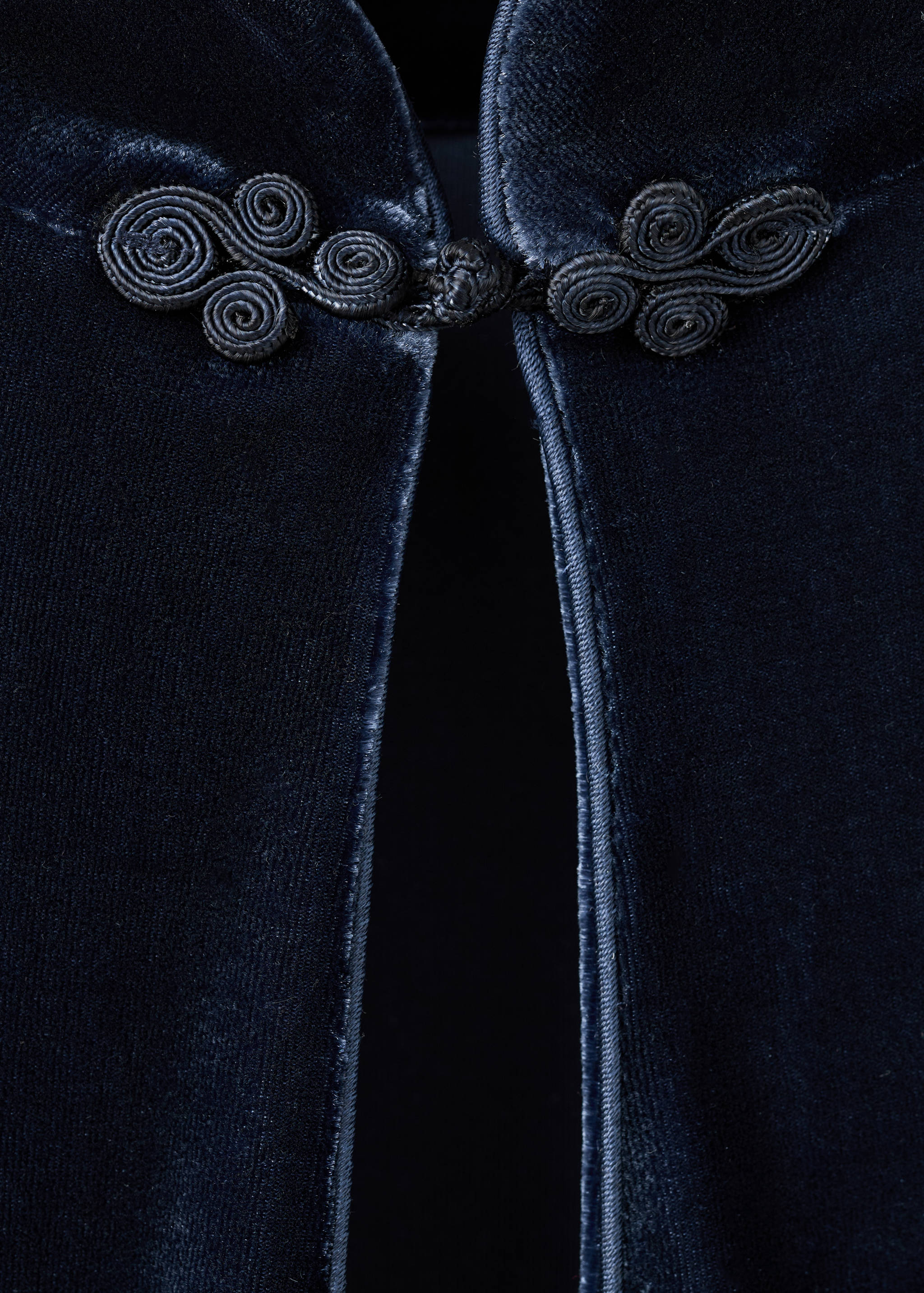 Φόρεμα βελούδινο με κουμπιά και σκίσιμο - Λεπτομέρεια του προϊόντος 0