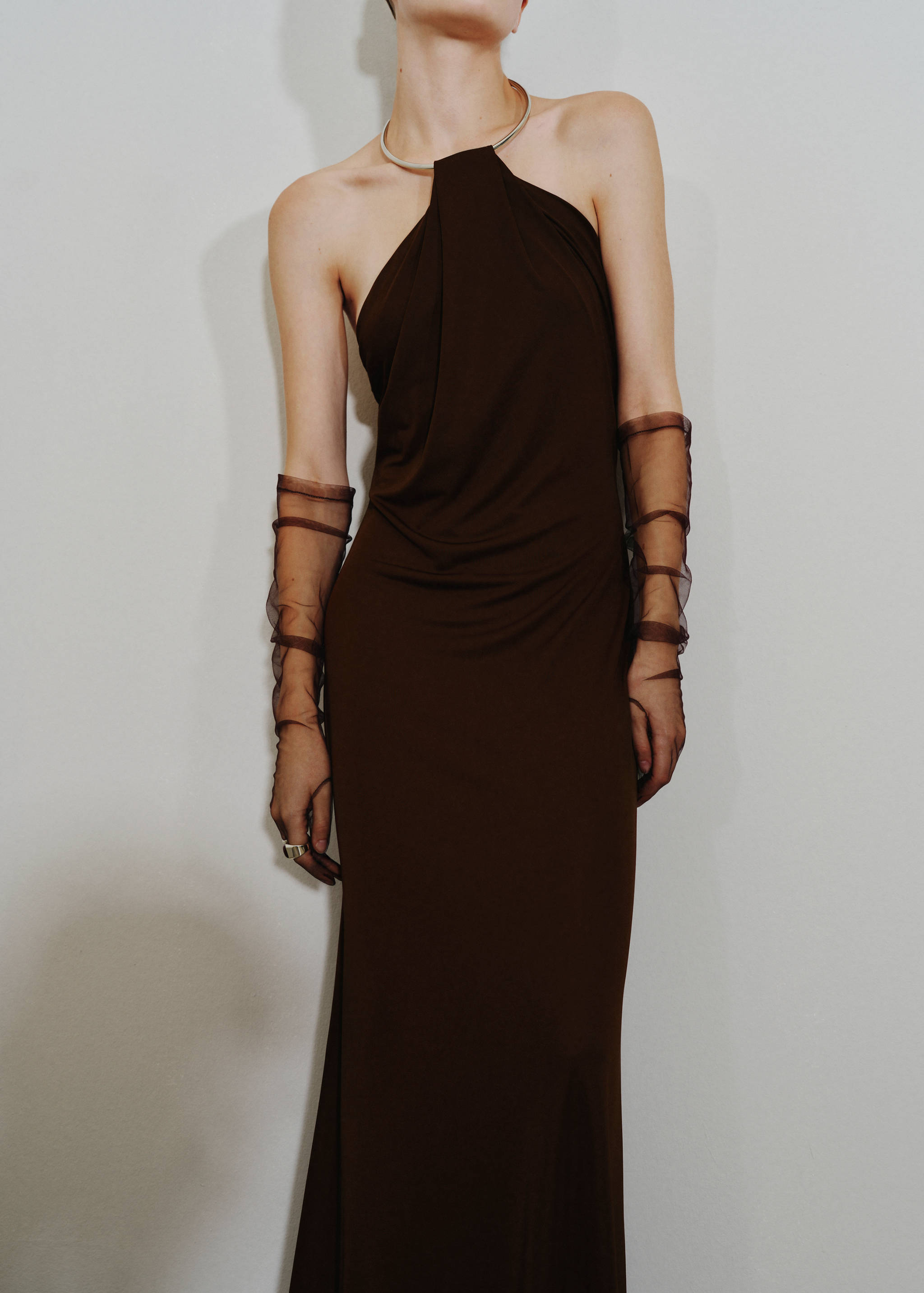 Fine-knit dress with choker collar - Details of the article 6