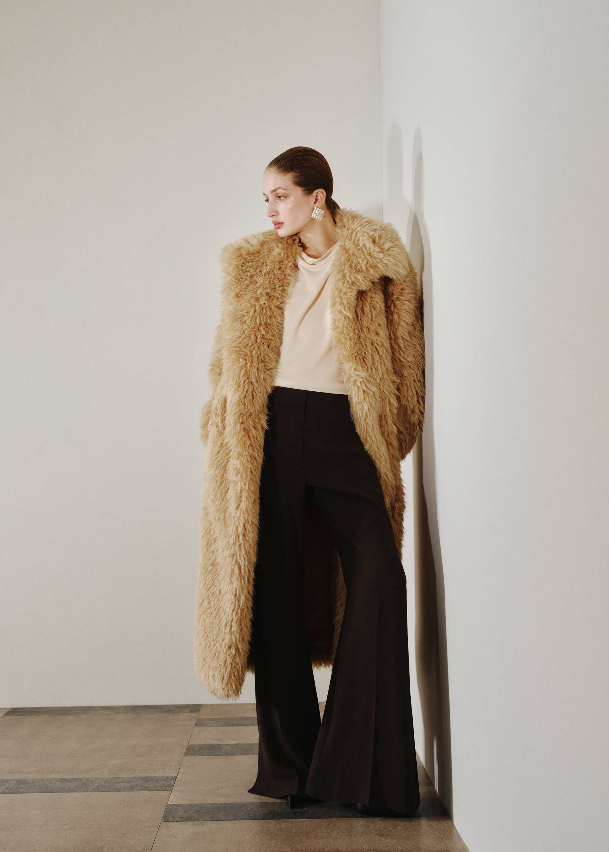 Side slit flowy pants - General plane