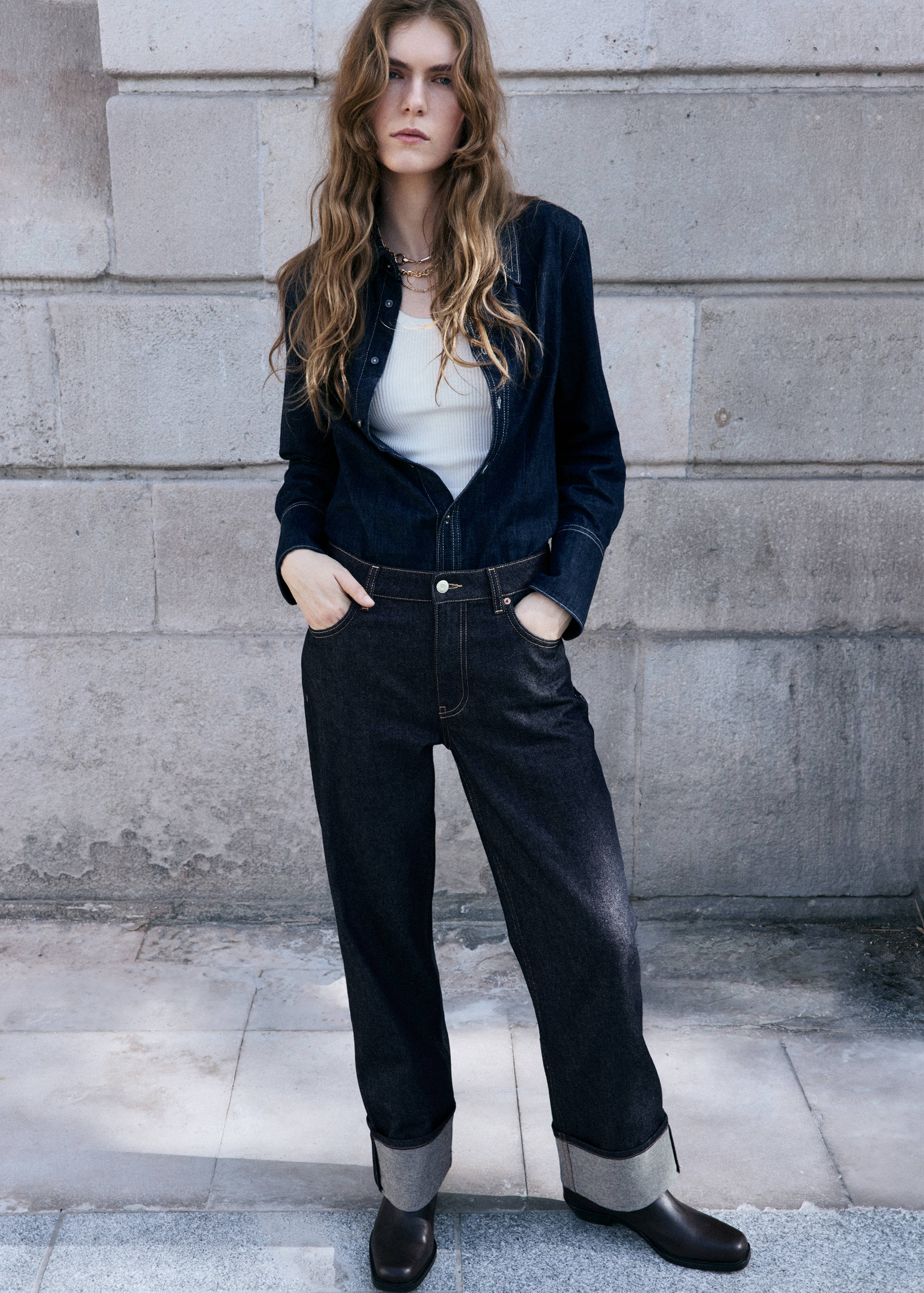 Turned-up straight jeans - General plane