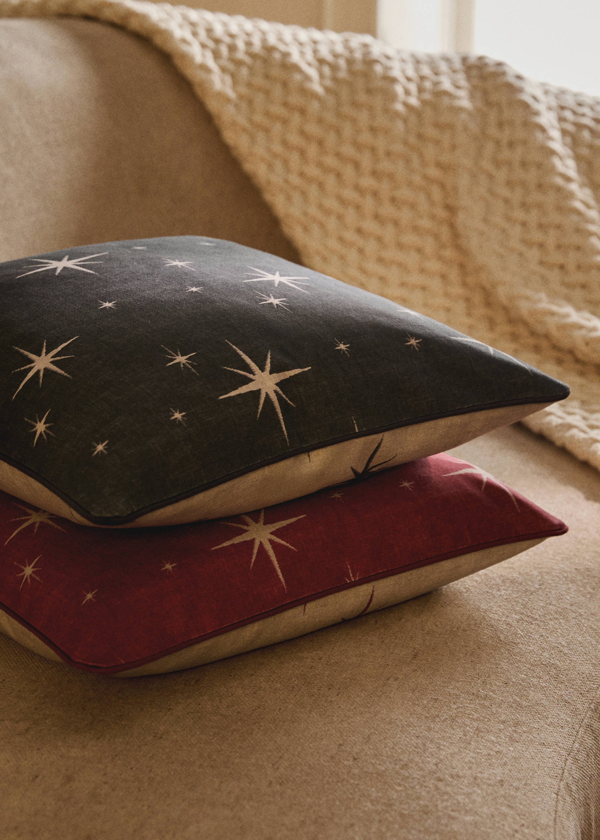 Cotton cushion cover with star print and piping 50x50 cm - General plane