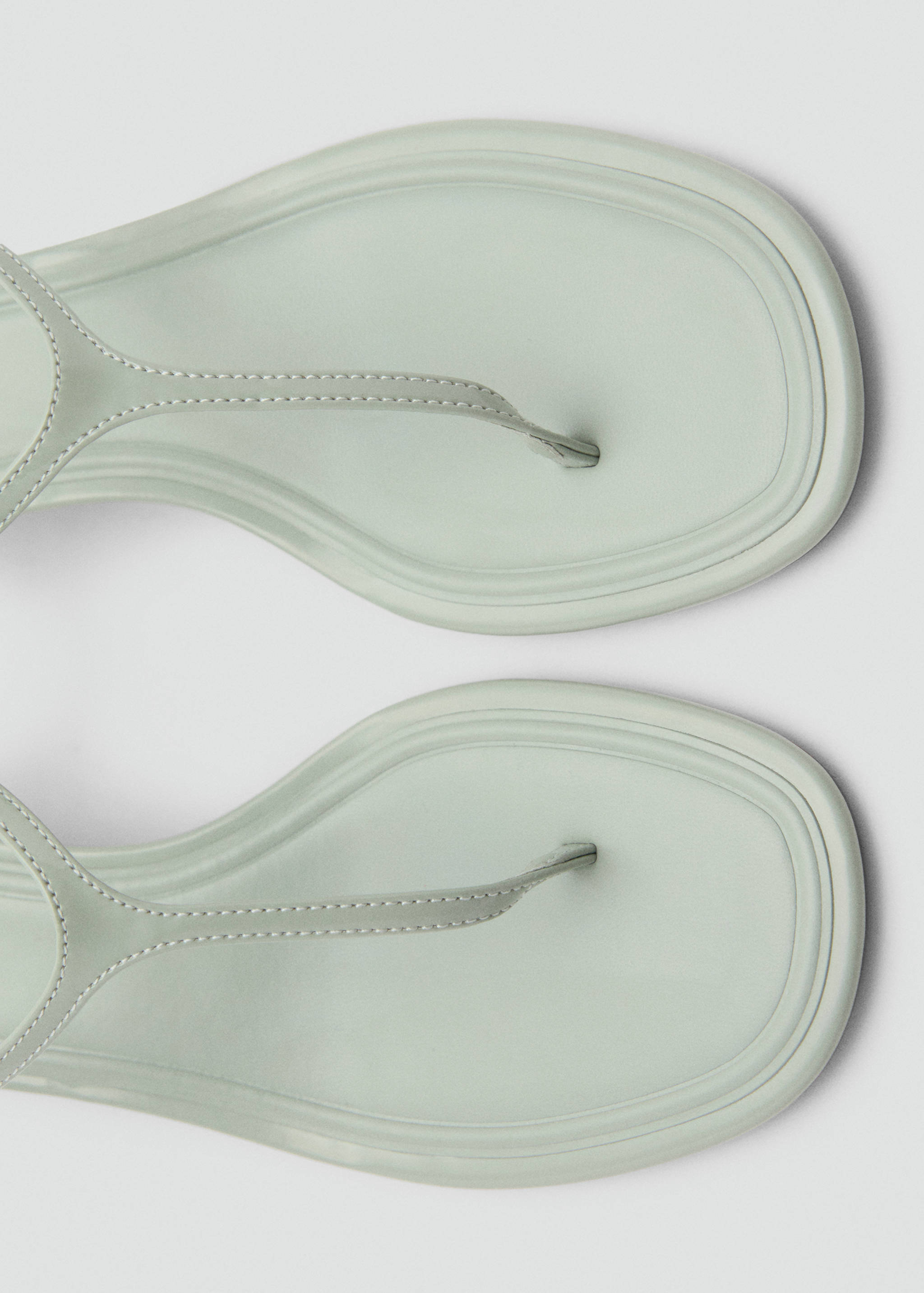 Kitten heel sandals with straps - Details of the article 2