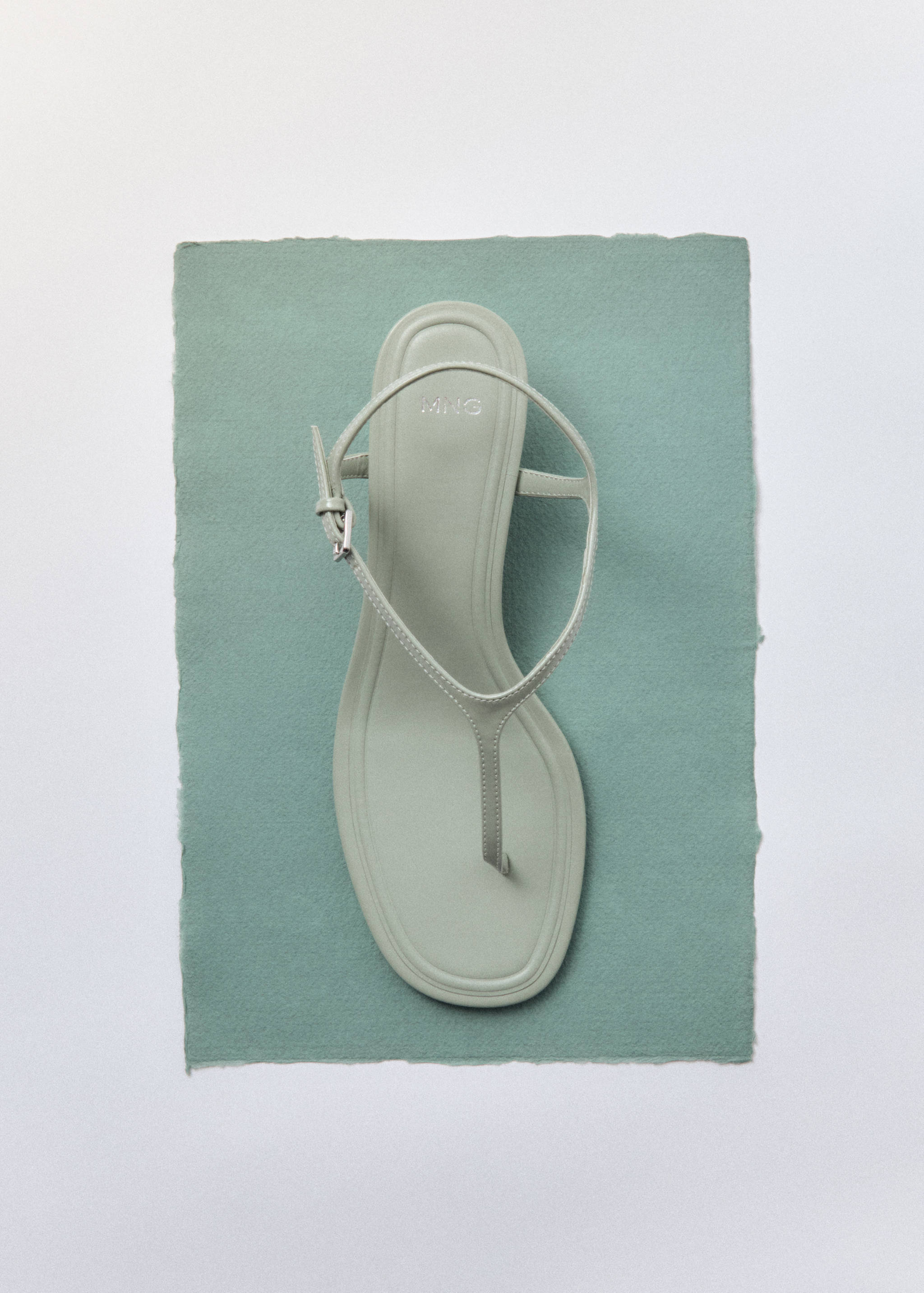 Kitten heel sandals with straps - Details of the article 5