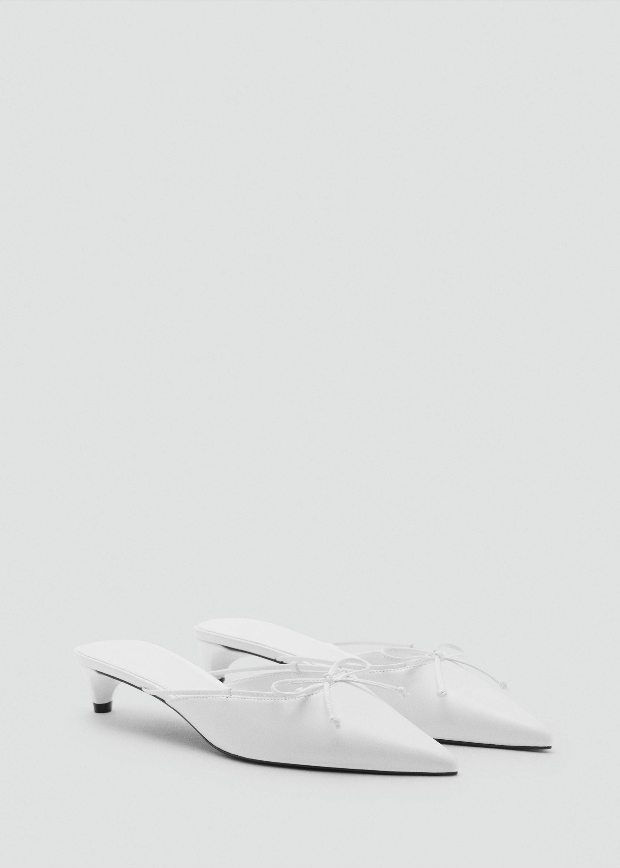 Zapato kitten detalle lazo - Plano medio, Blanco. Ref: 17051139-00.
