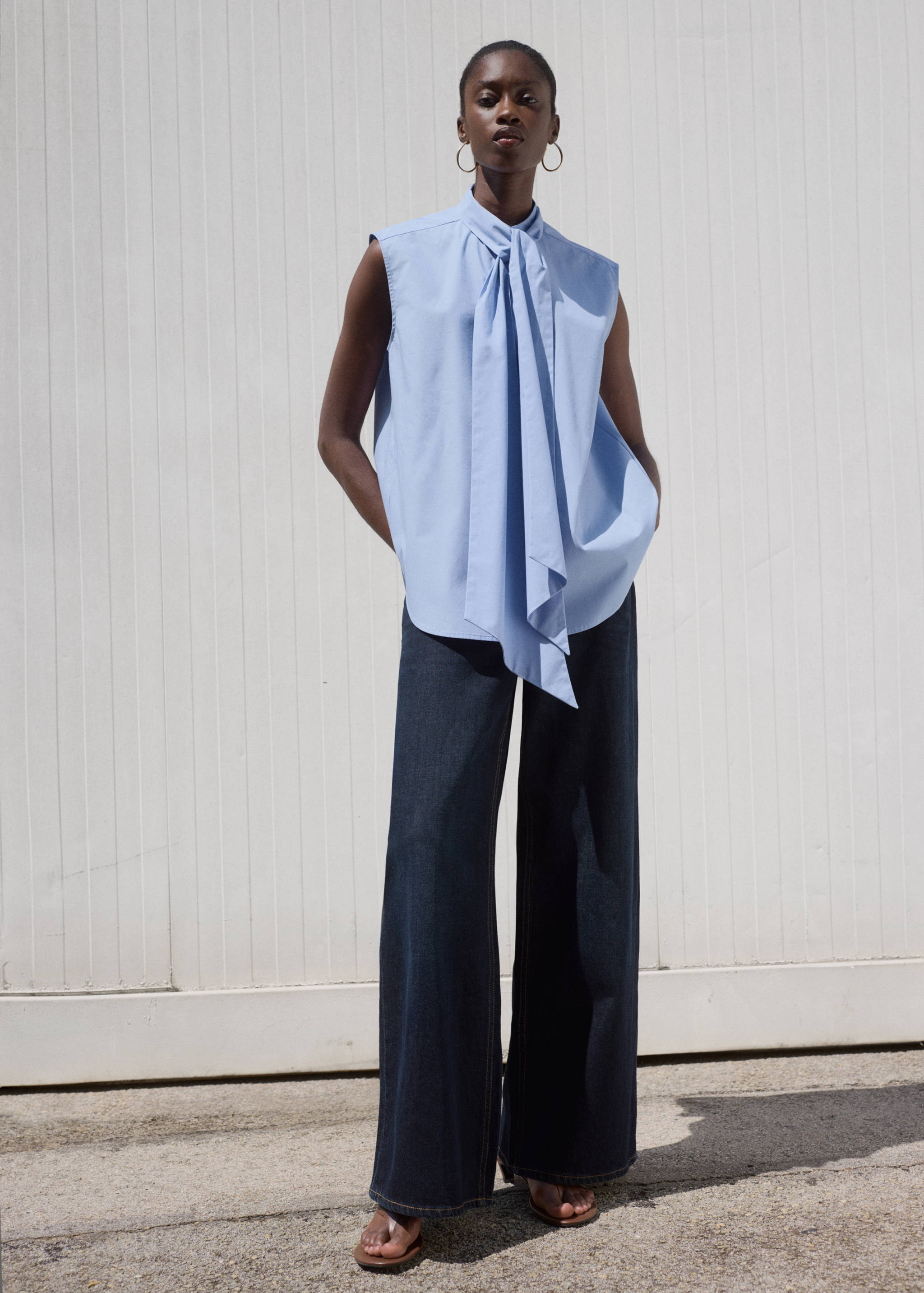 Tie-neck blouse - General plane