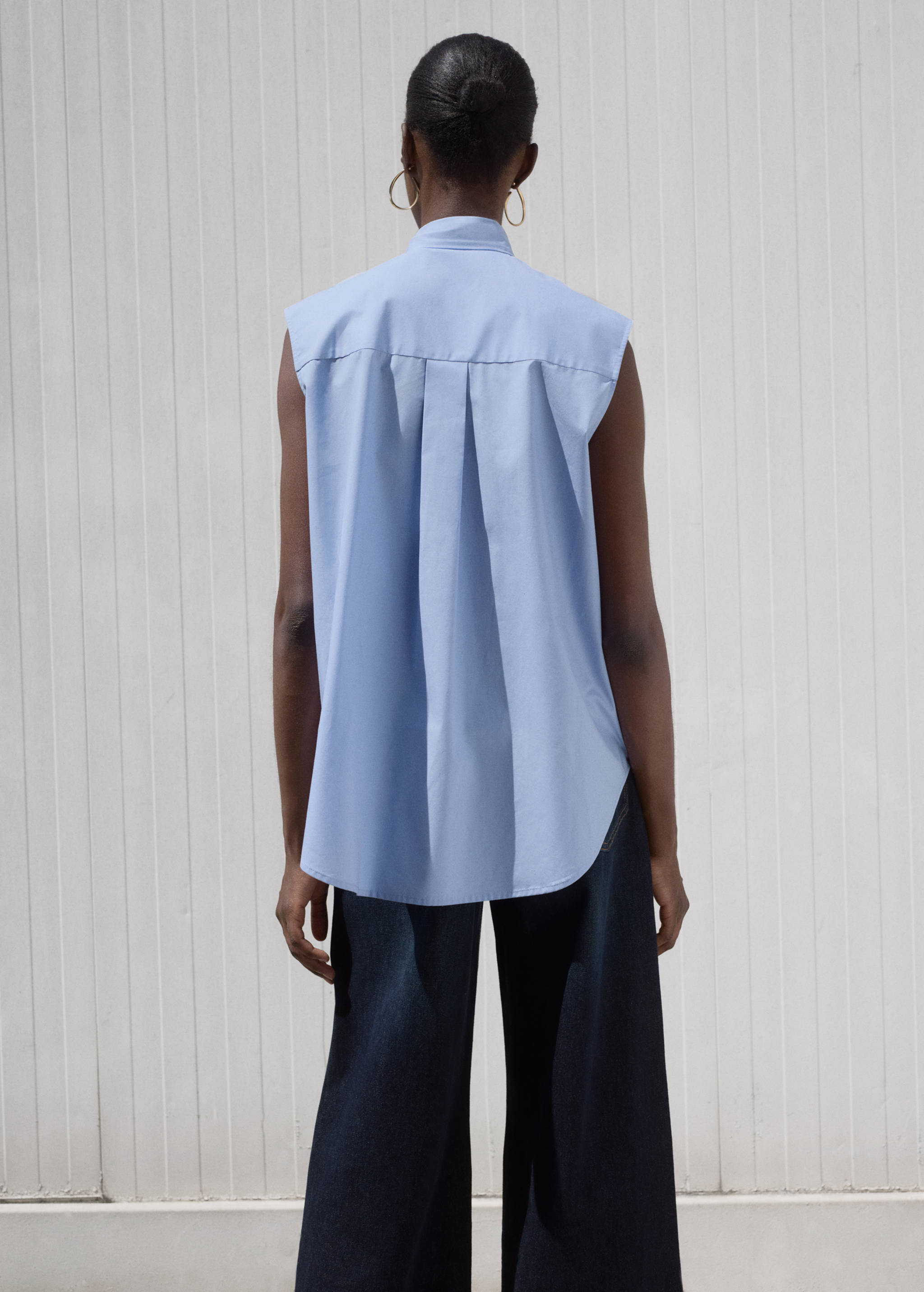 Tie-neck blouse - Reverse of the article