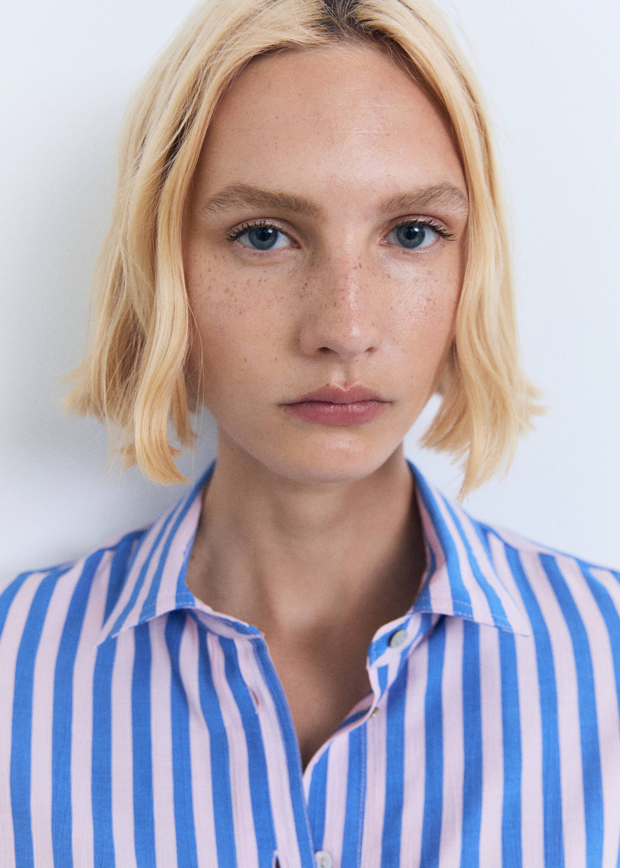 Koszula w paski z krótkim rękawem - Szczegóły artykułu 1