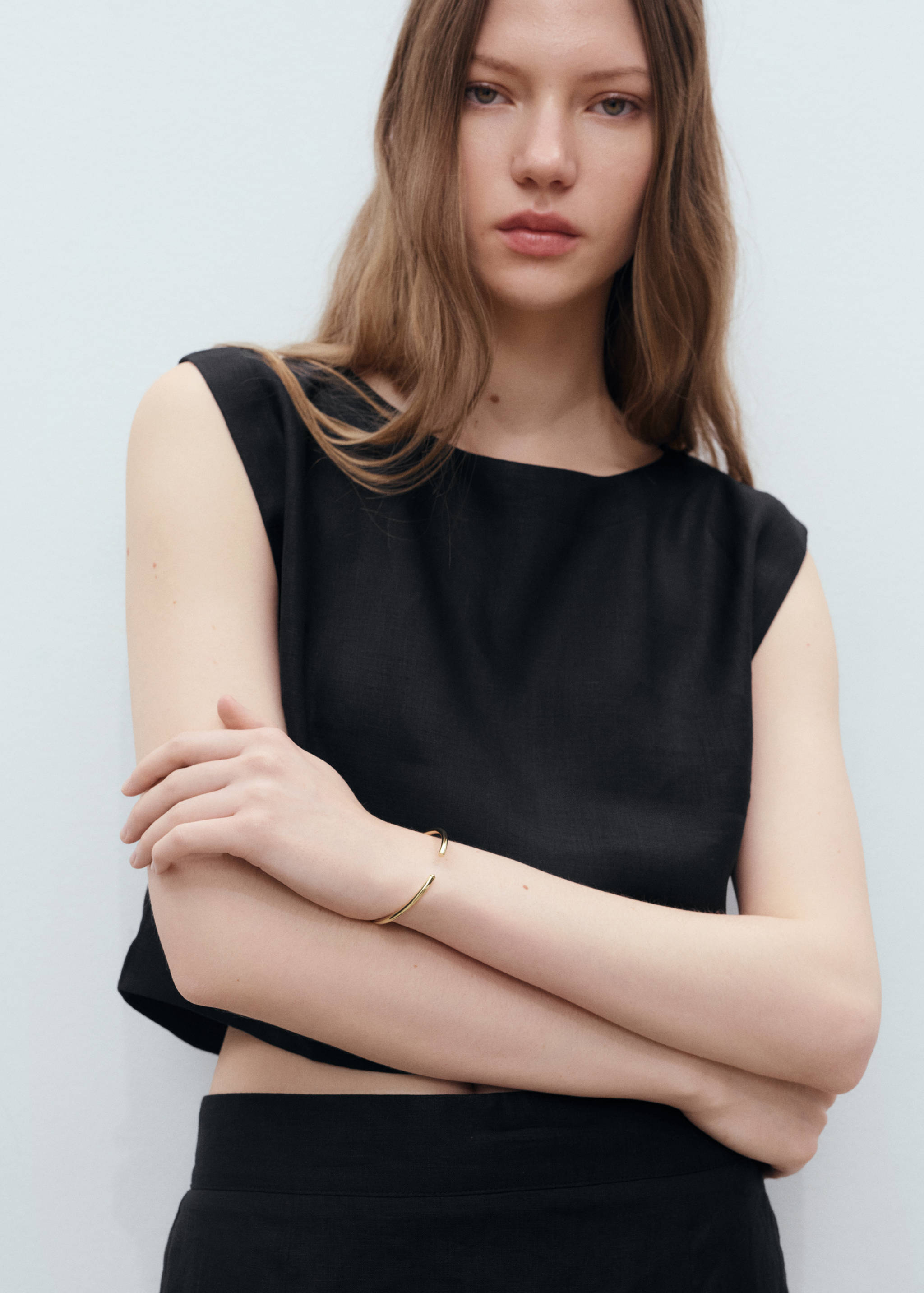 Лляний кроп-топ - Середній план