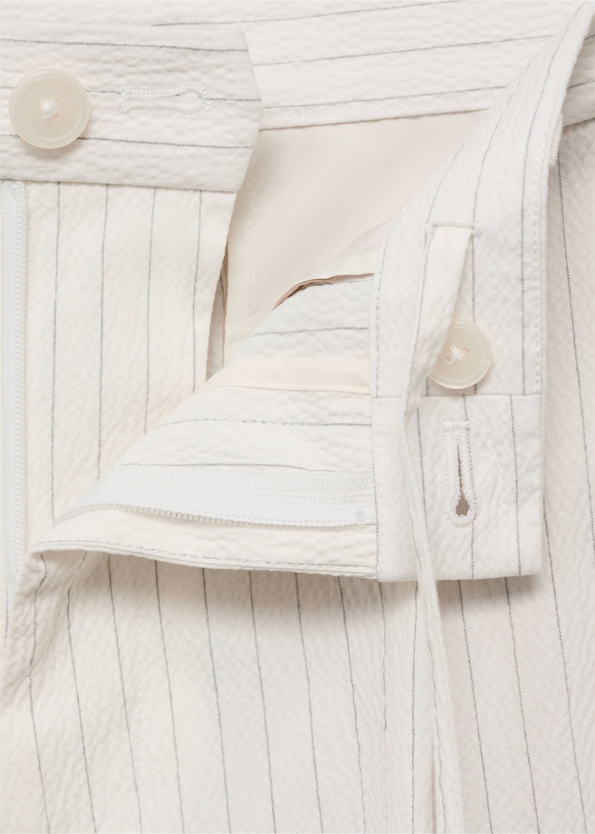 Slim-fit chino cotton bermuda shorts - Details of the article 8, Off White. Ref: 17051162-00.