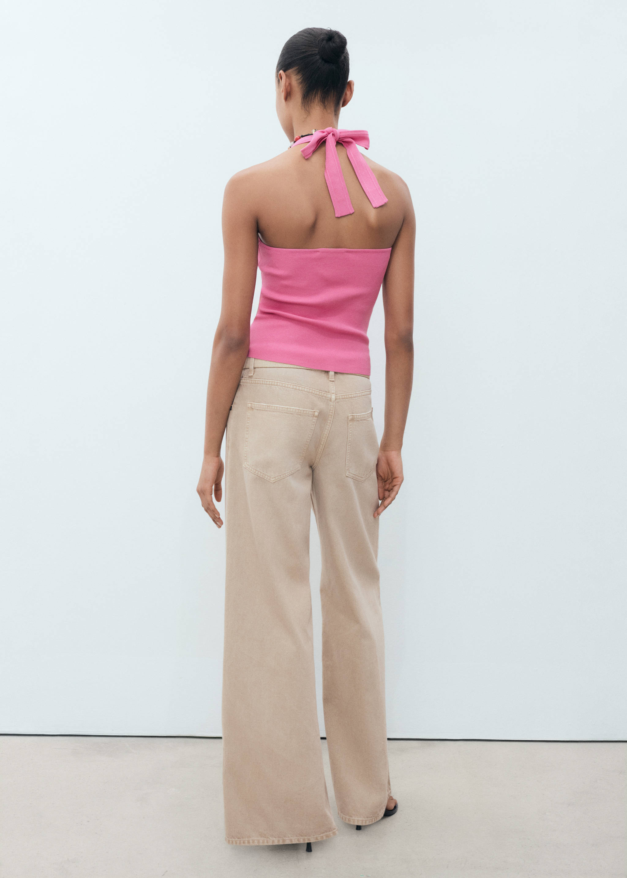 Knit halter top - Reverse of the article