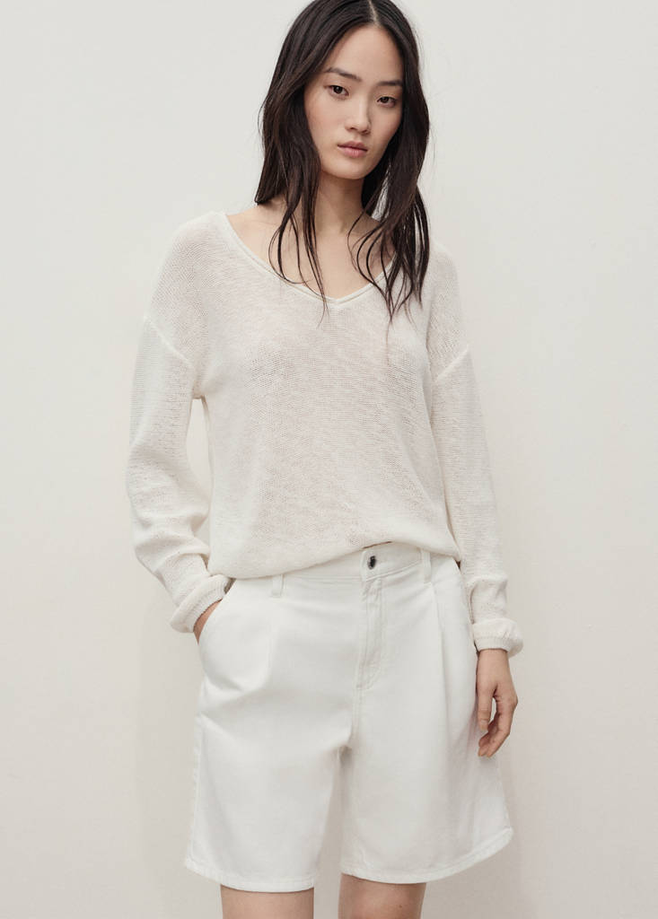 Mid-rise denim bermuda shorts with pleats — Off White