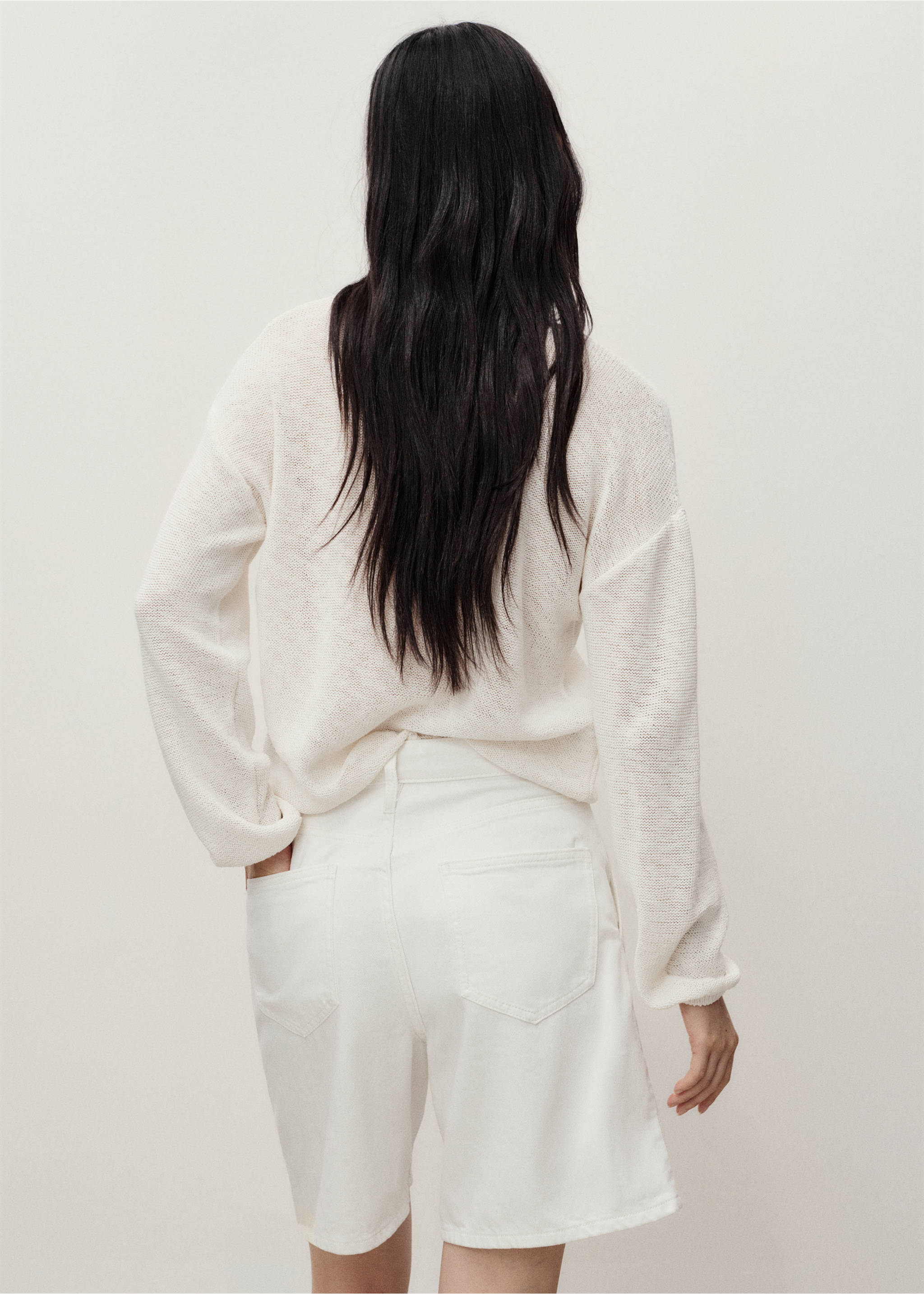 Mid-rise denim bermuda shorts with pleats - Reverse of the article, Off White. Ref: 17051189-00.