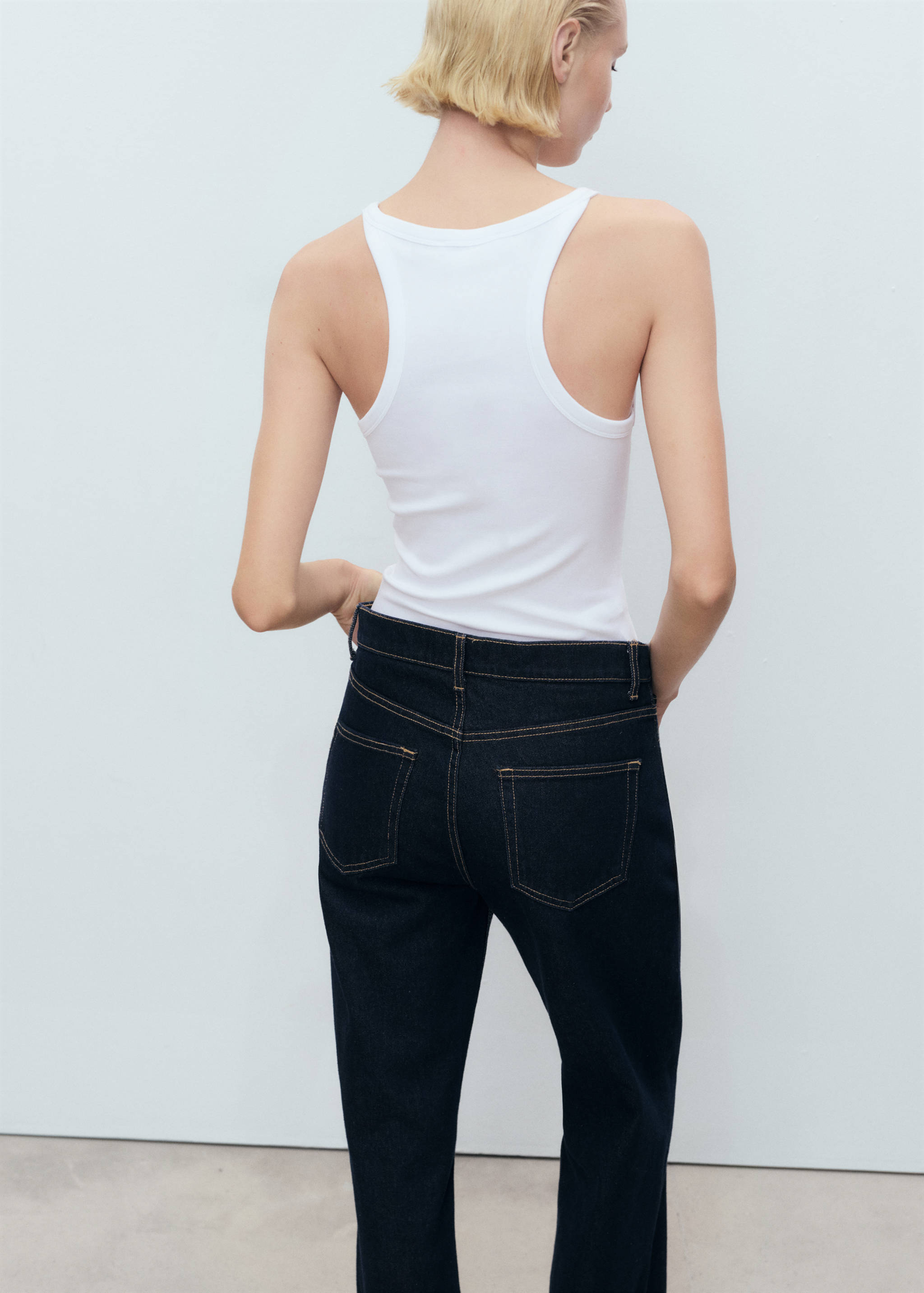 Cotton top with straps - Reverse of the article