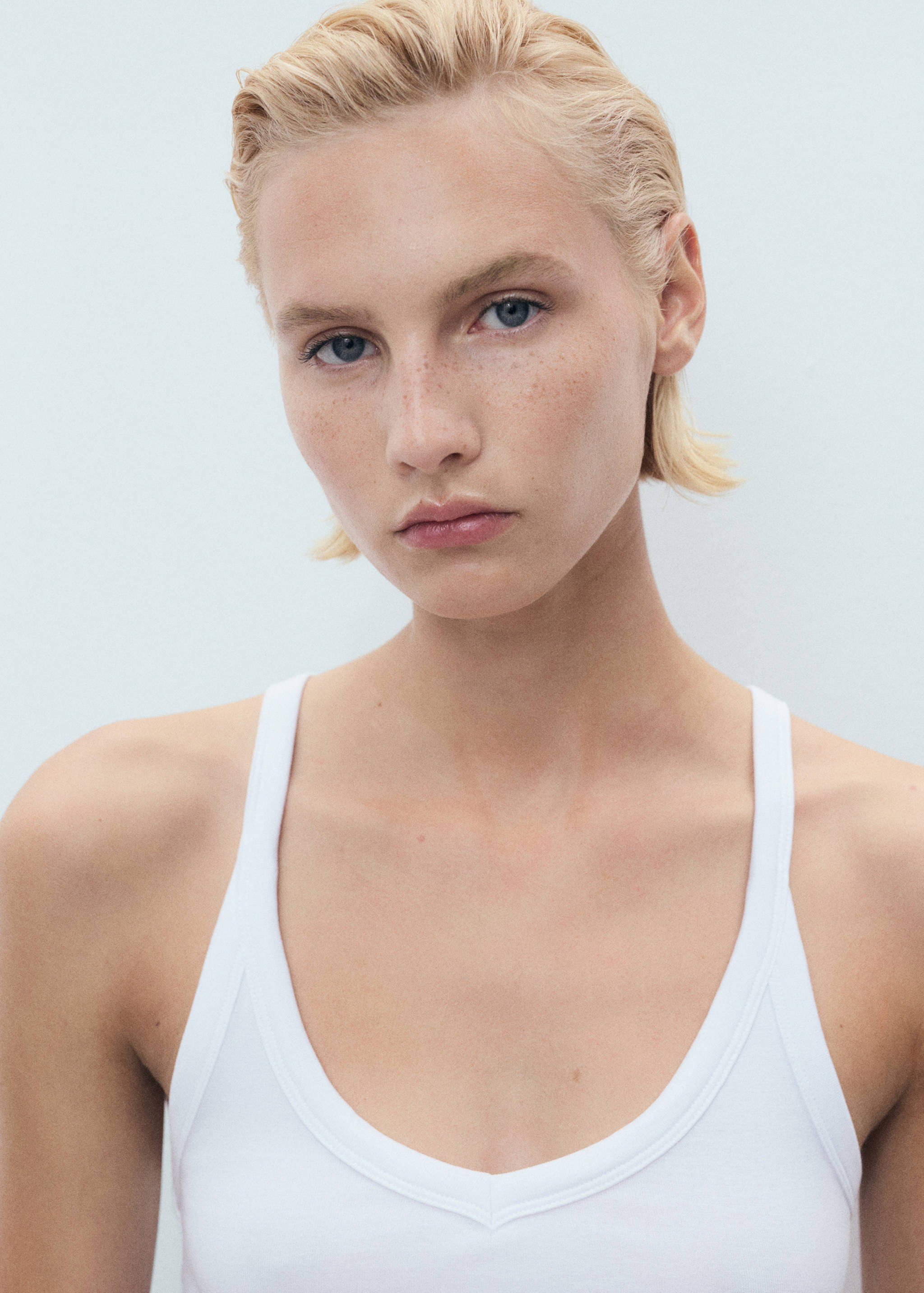 Cotton top with straps - Details of the article 1