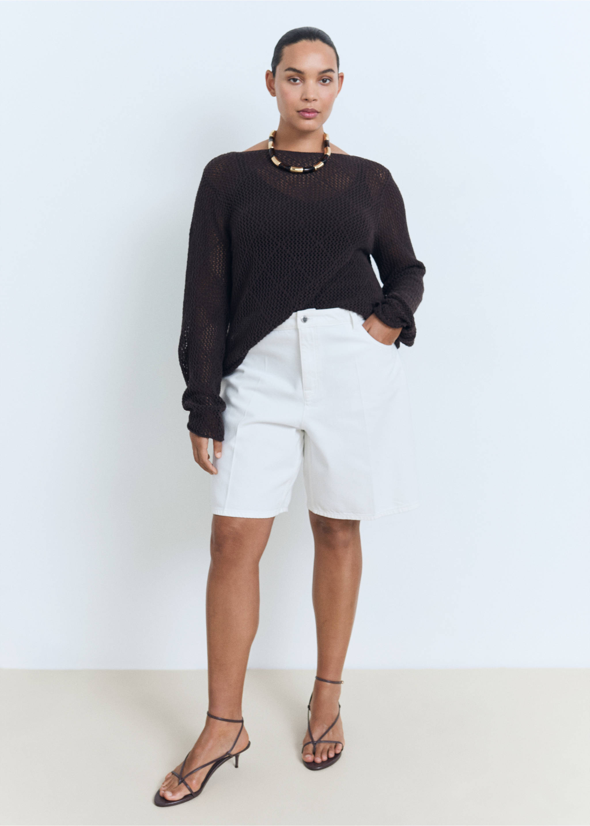 High-waist straight-fit denim shorts - Details of the article 3, White. Ref: 17051197-00.