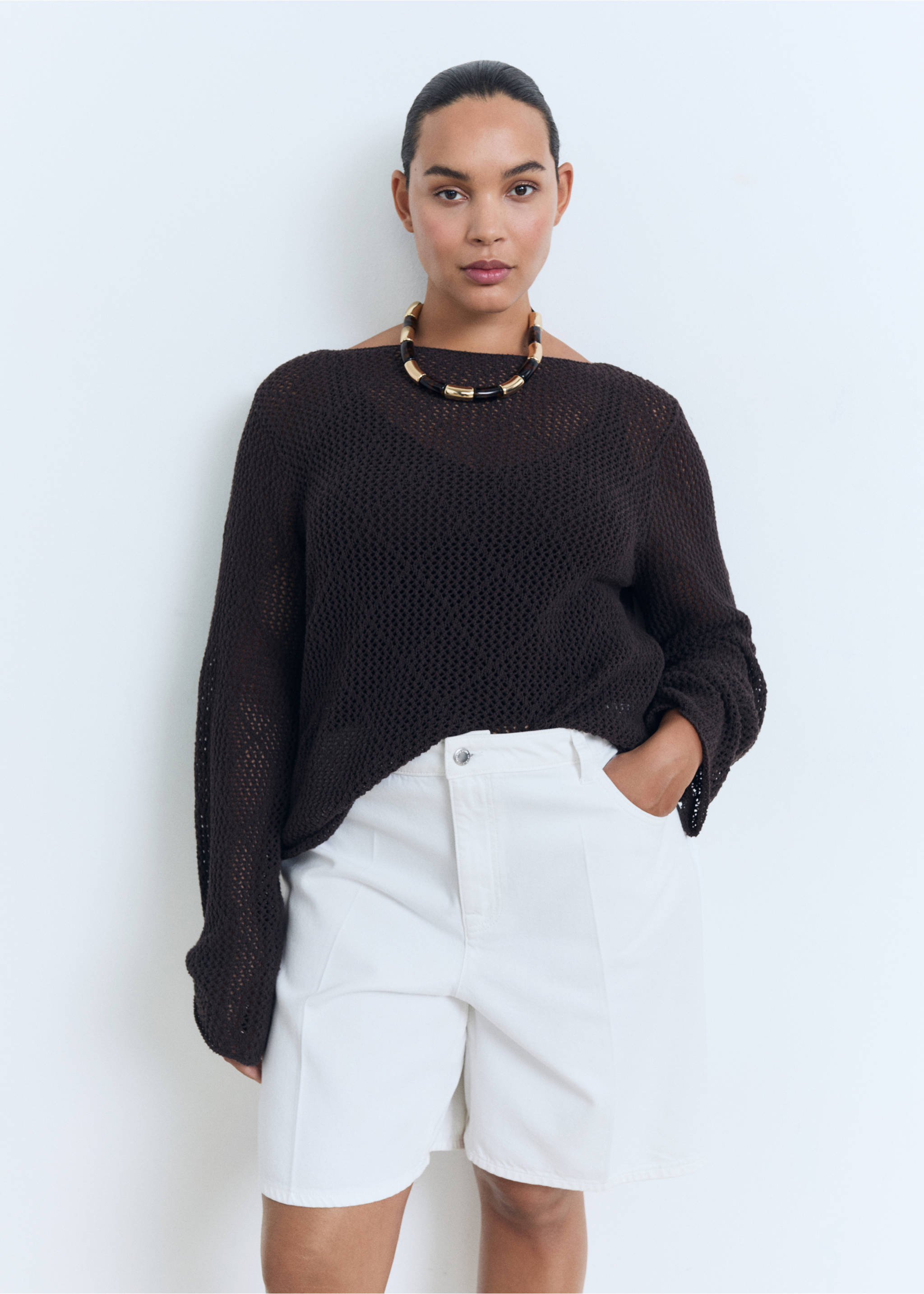High-waist straight-fit denim shorts - Details of the article 5, White. Ref: 17051197-00.