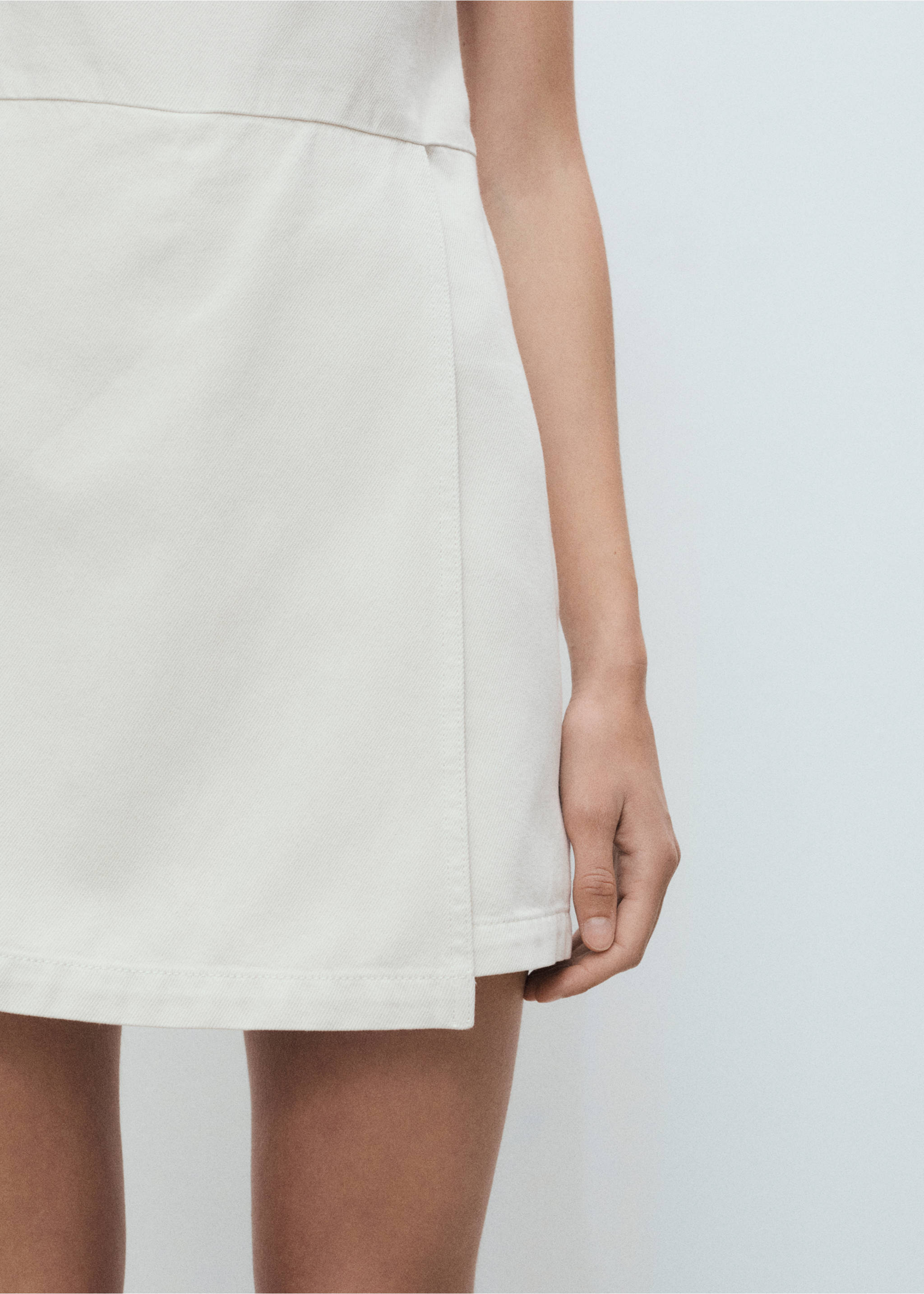 Denim pinafore - Details of the article 6, White. Ref: 17051198-00.