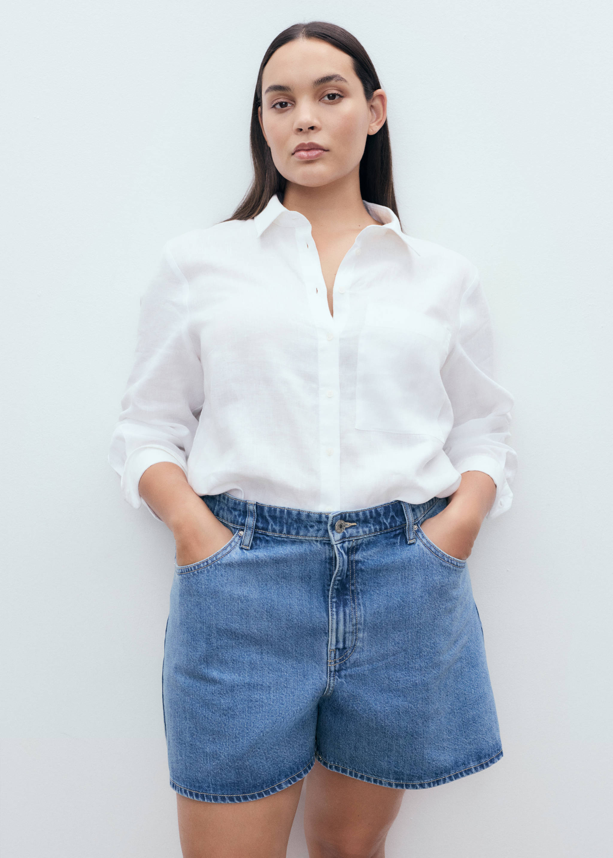 High-waisted straight-fit denim shorts - Details of the article 5