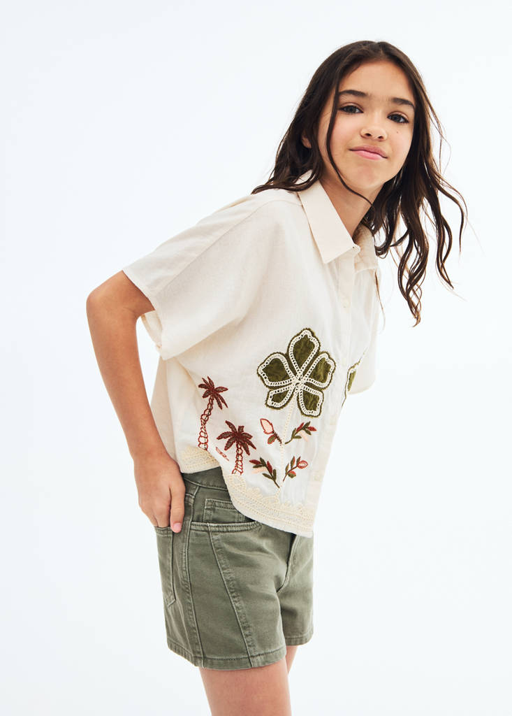 Shorts with stitching detail — Khaki