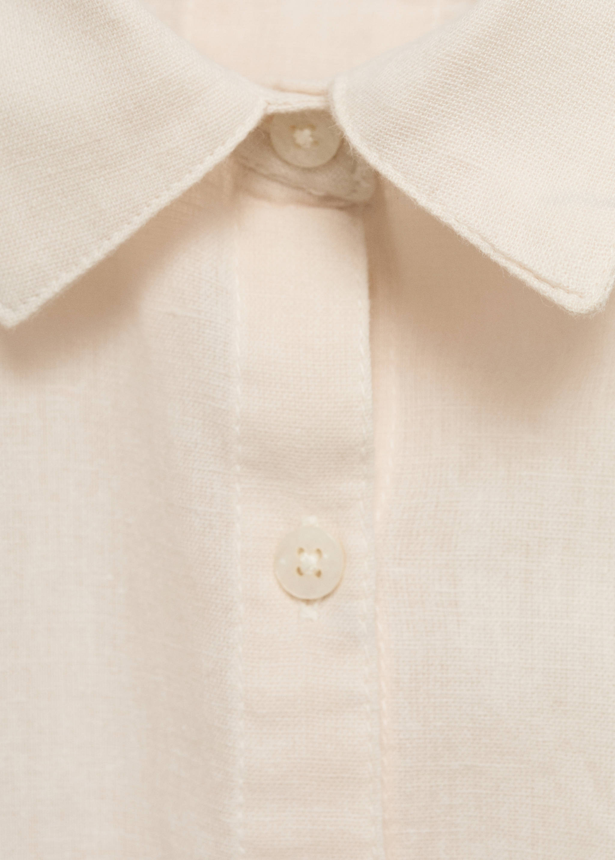 Linen shirt embroidered with flowers - Details of the article 8