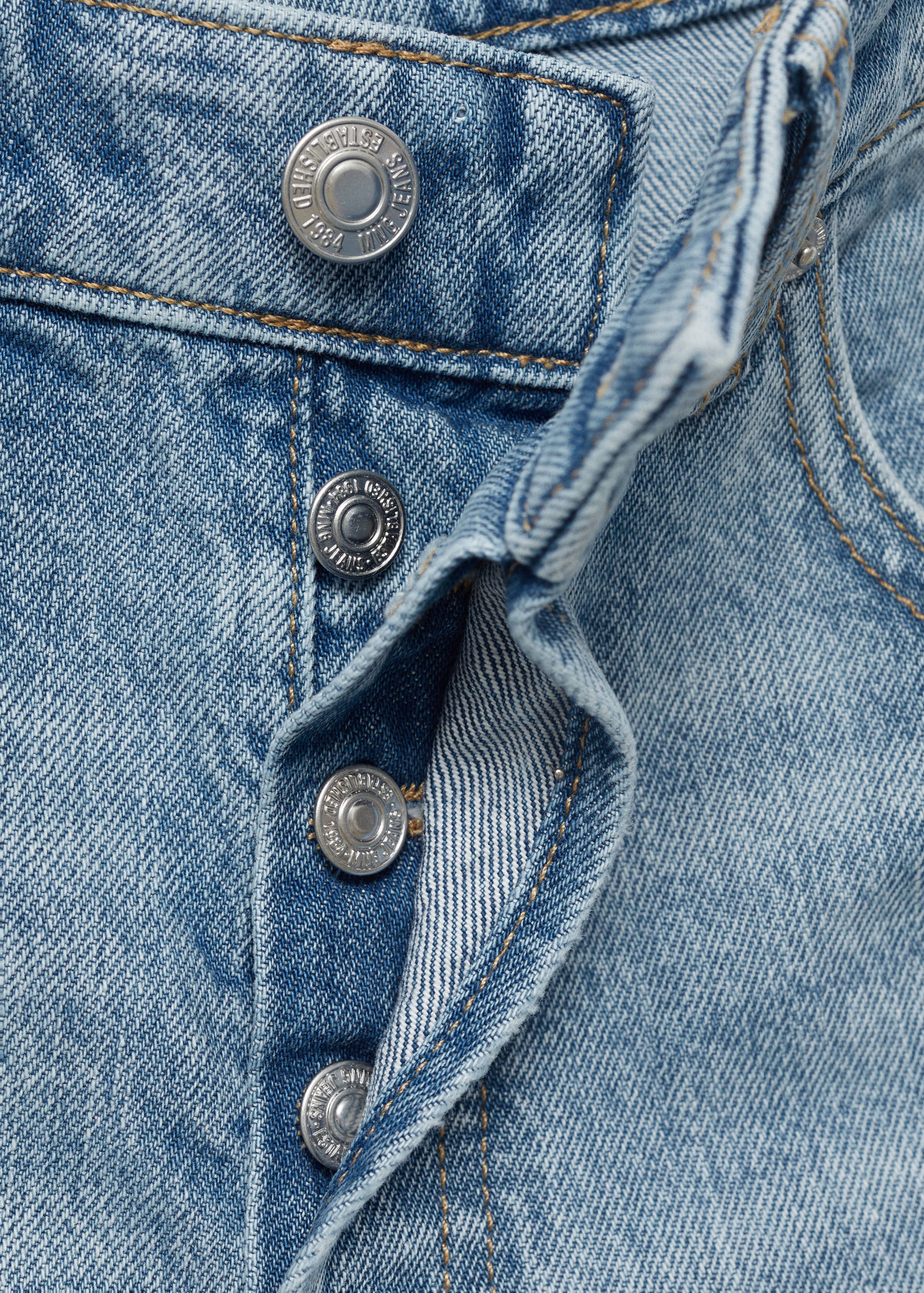 Denim shorts with frayed hem - Details of the article 8