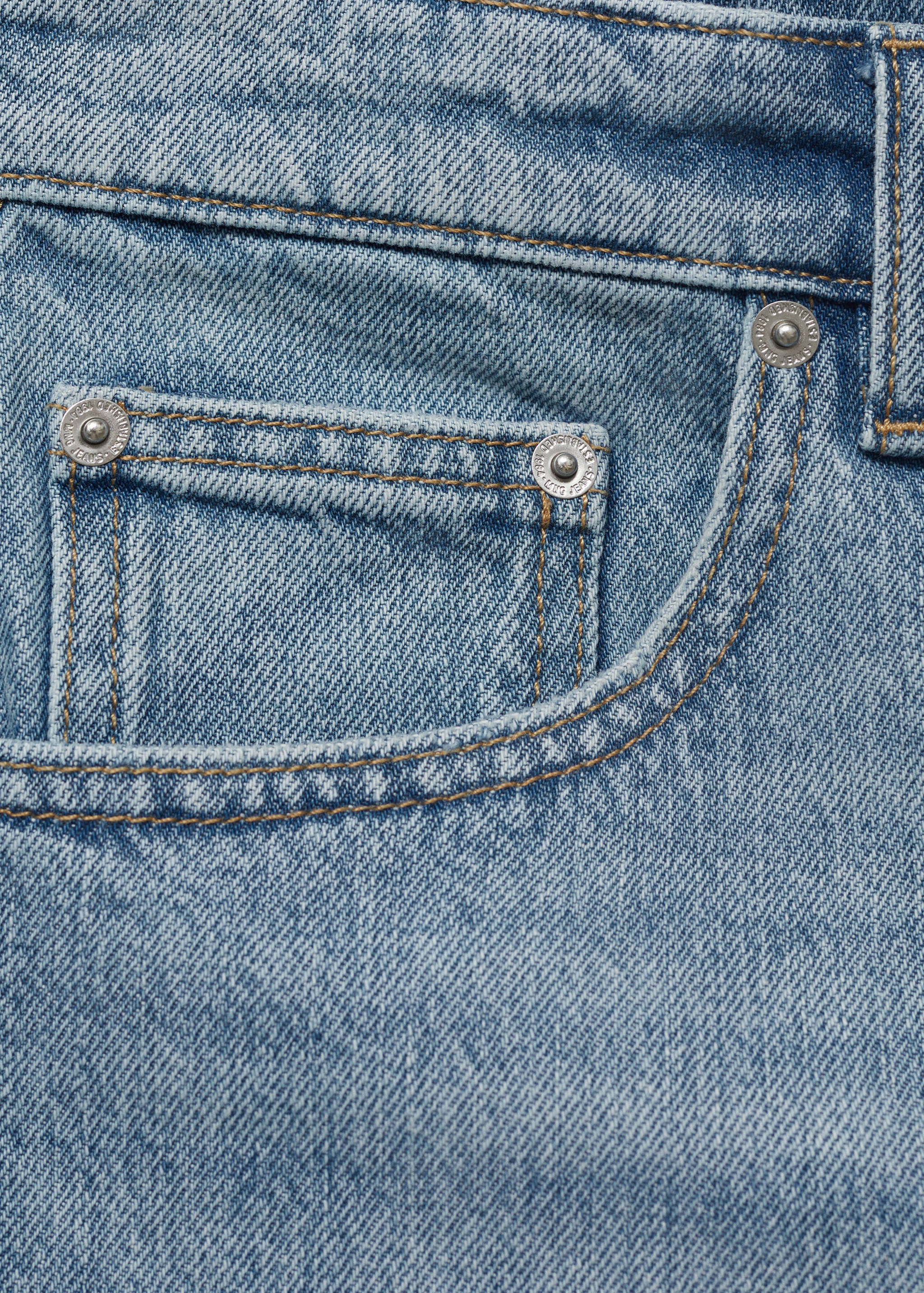 Denim shorts with frayed hem - Details of the article 0