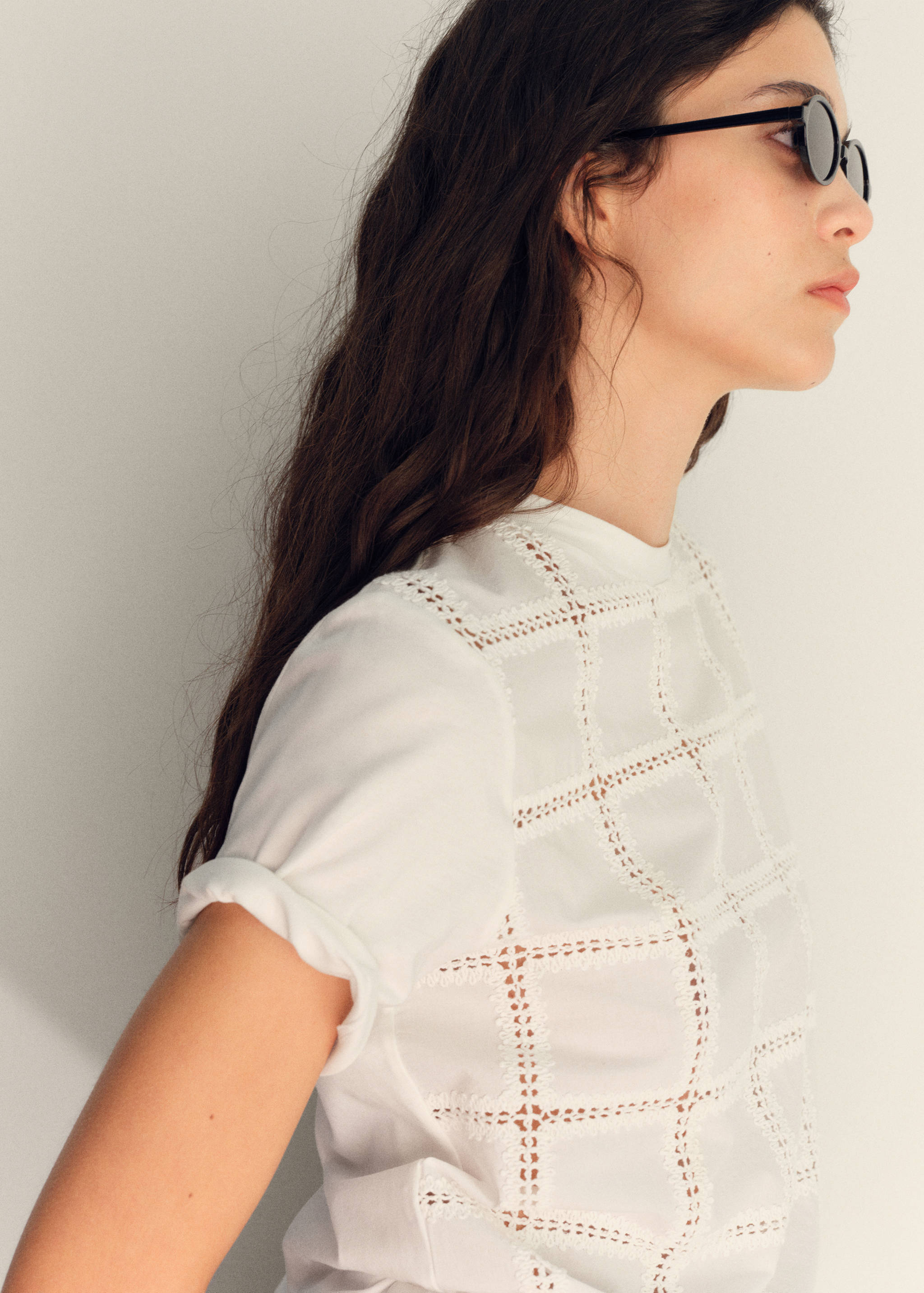 Embroidered detail T-shirt - Medium plane