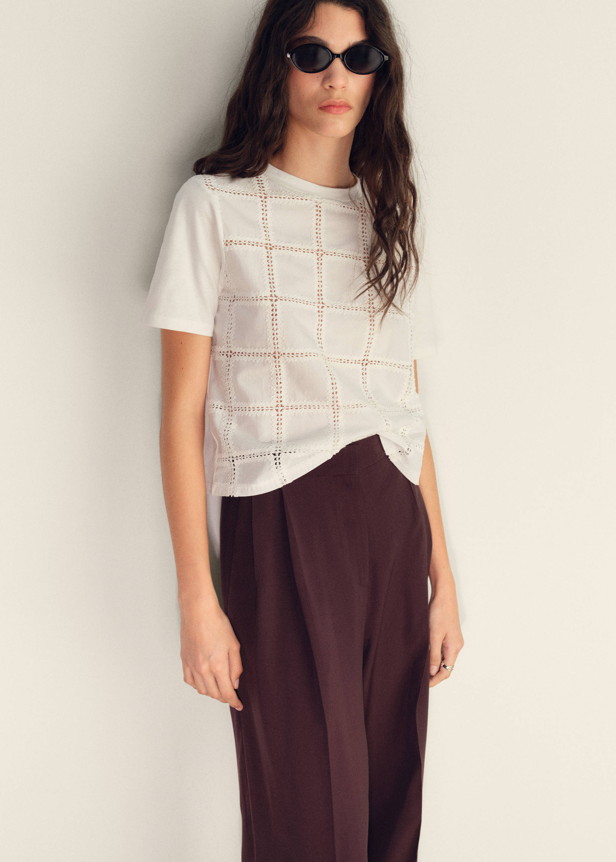 Embroidered detail T-shirt - Details of the article 1