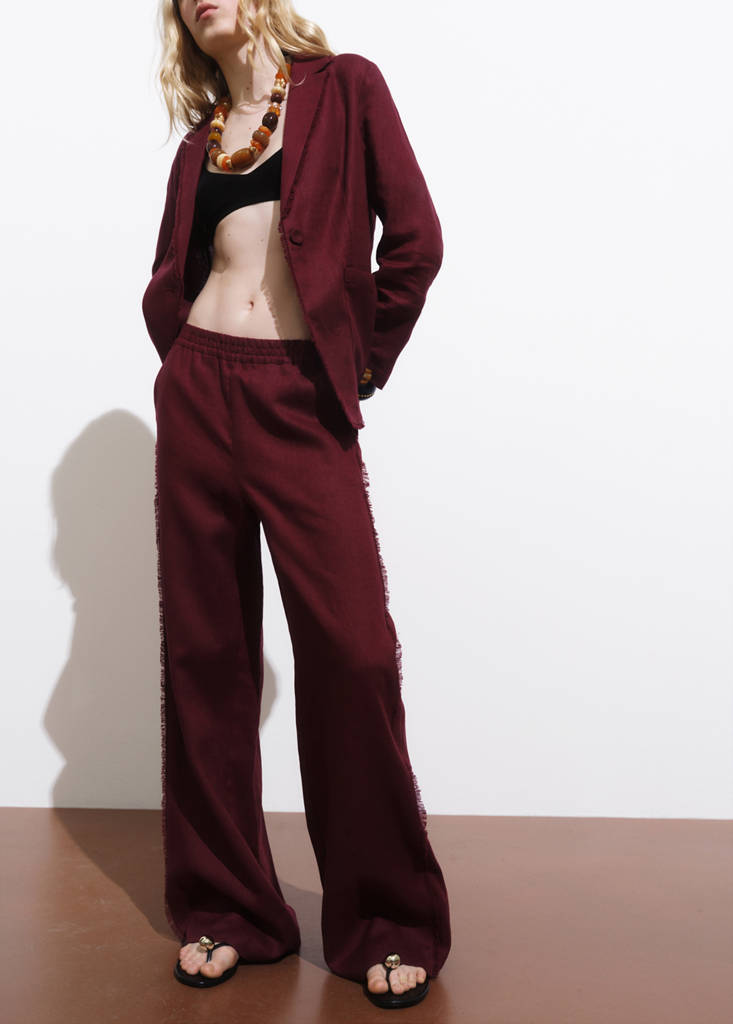 Linen suit trousers with frayed ends — Wine