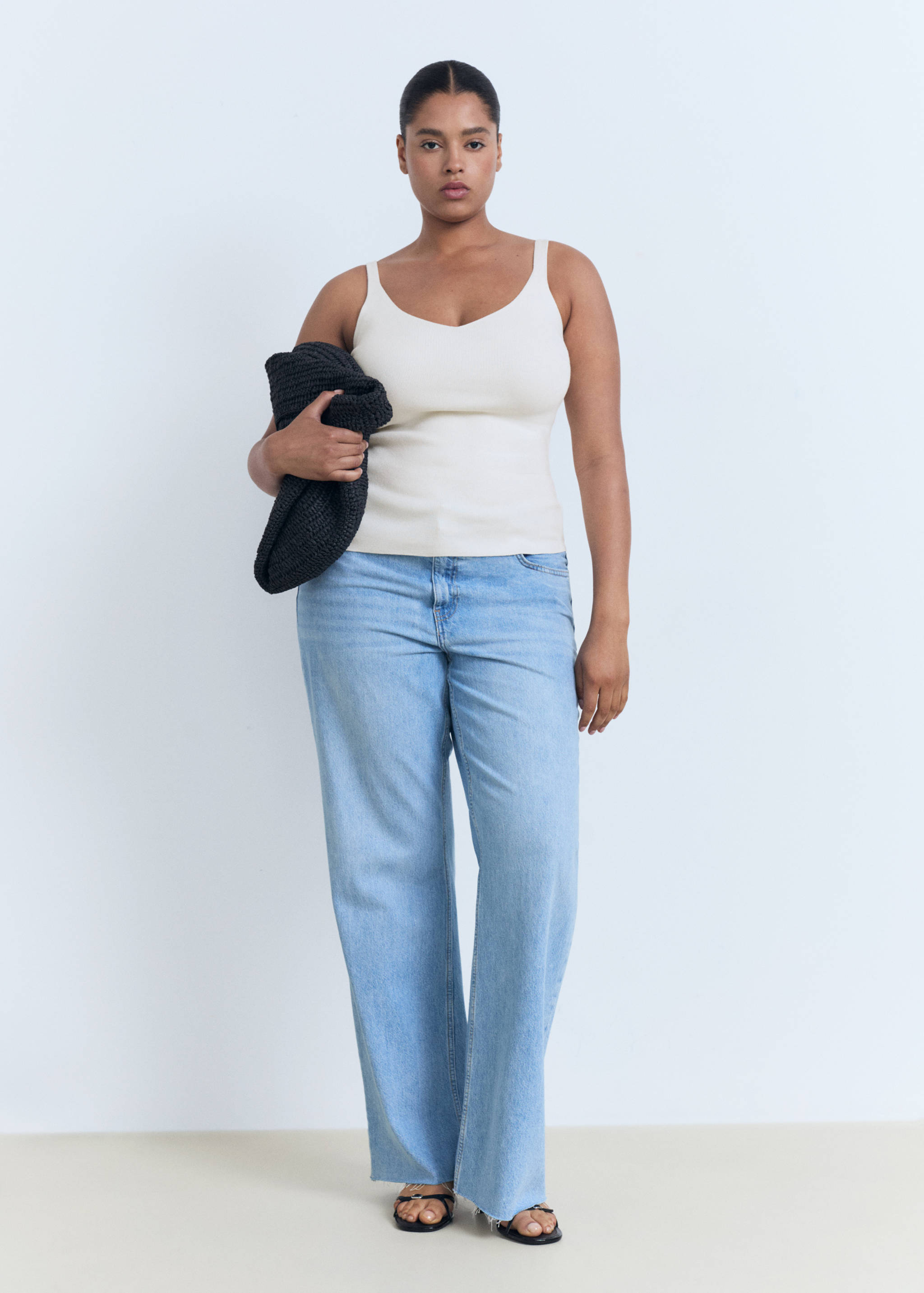 V-neck knitted top - Details of the article 3