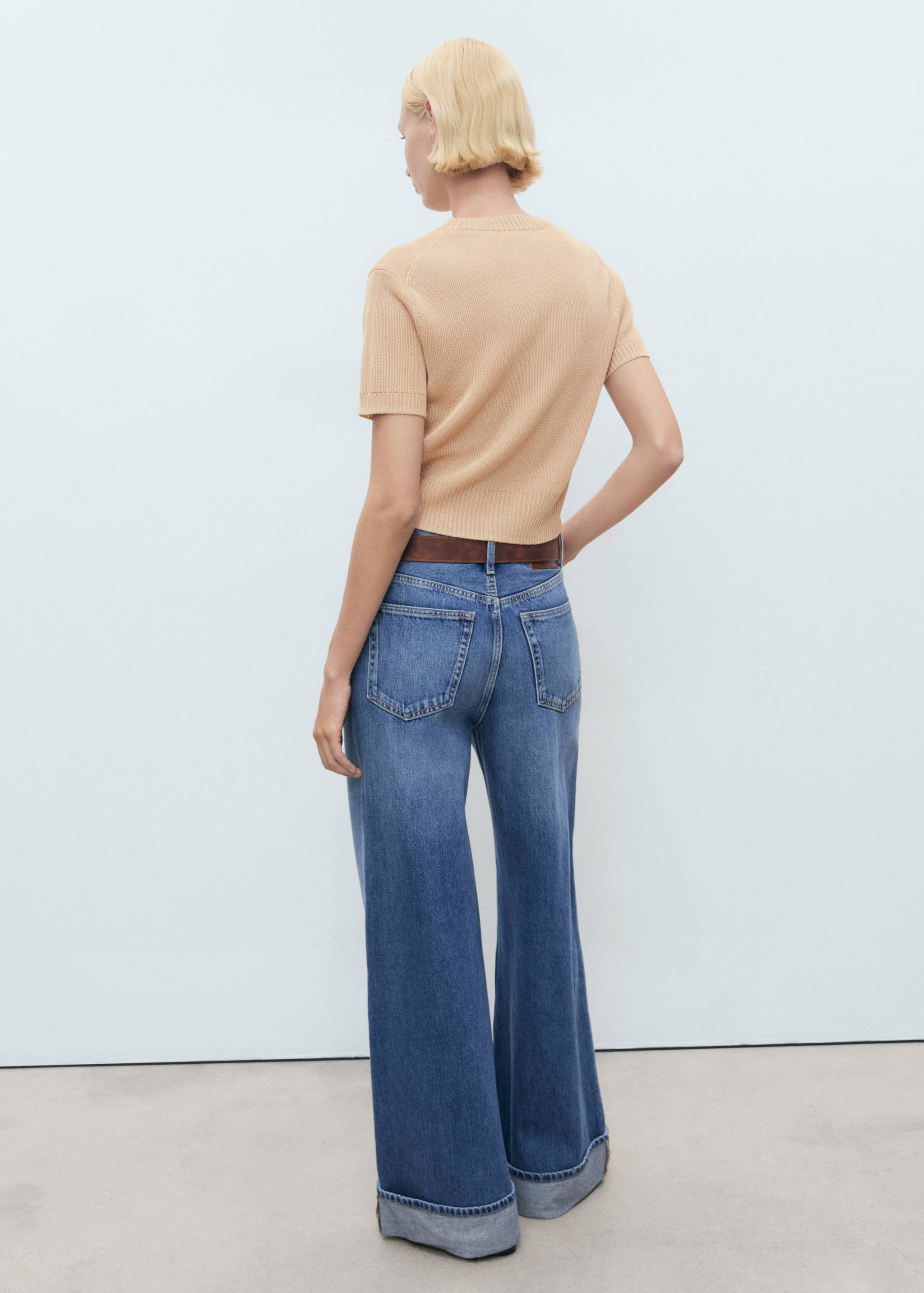 Short-sleeved crop sweater - Reverse of the article