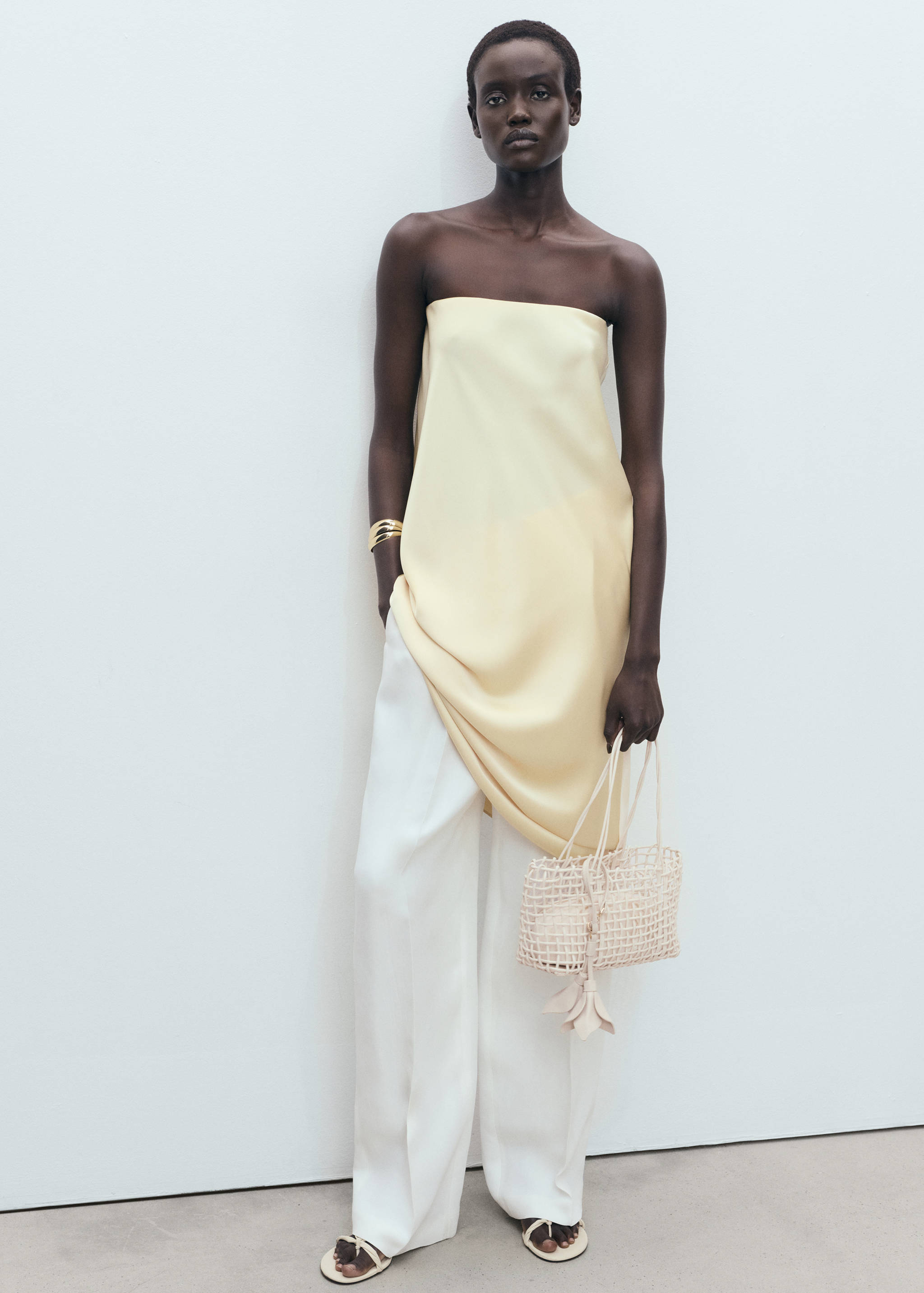 Faux-leather keychain with flower - General plane