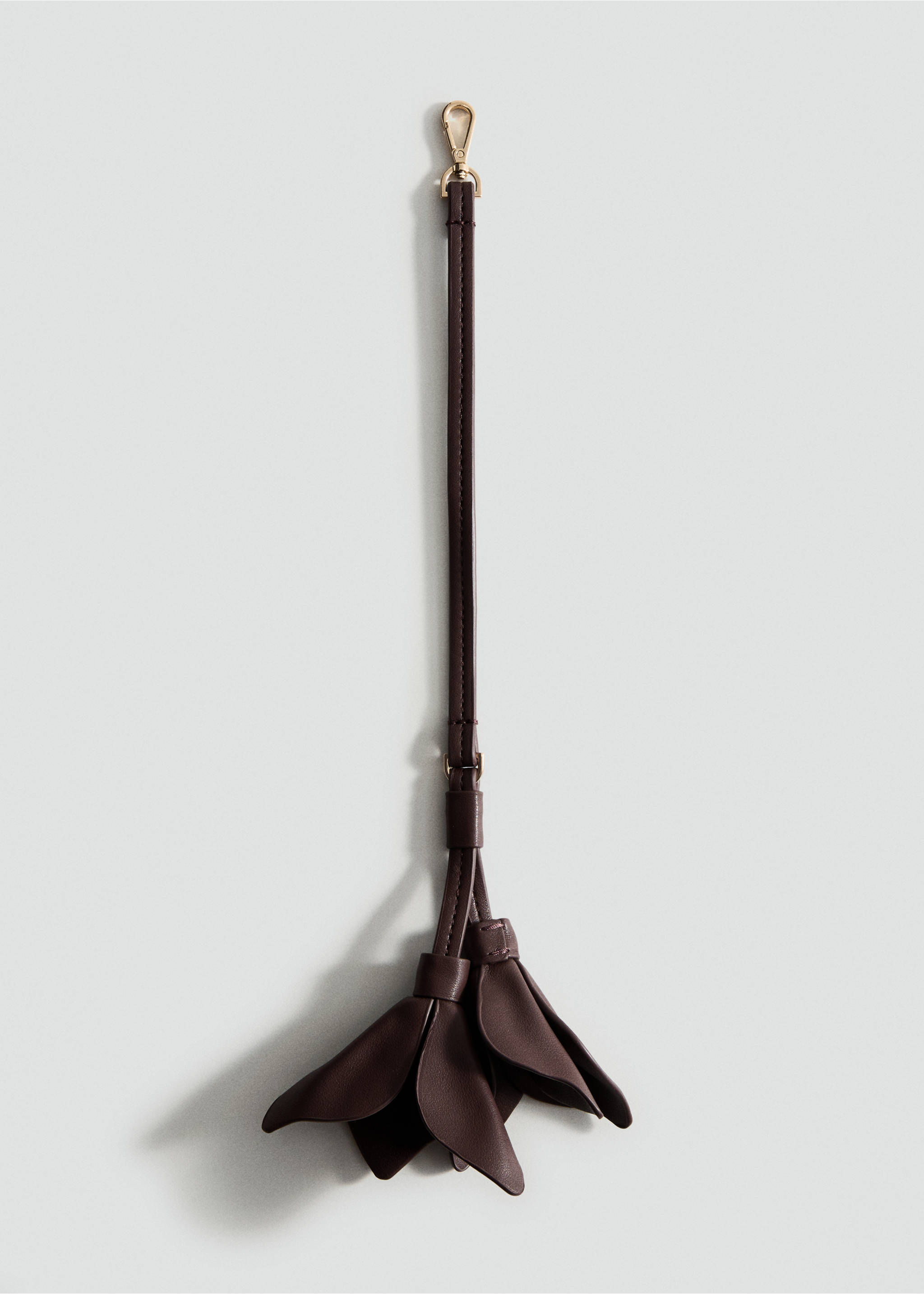 Faux-leather keychain with flower - Article without model, Chocolate. Ref: 17051219-00.