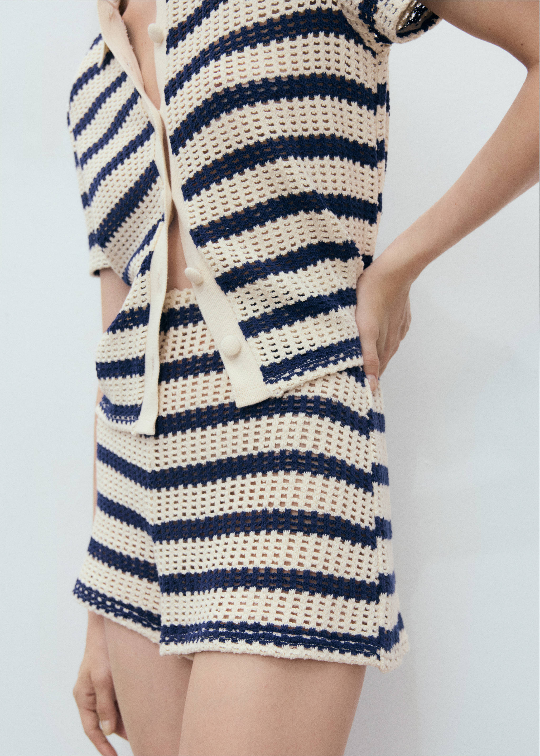Striped crochet shorts - Details of the article 6, Navy. Ref: 17051220-00.