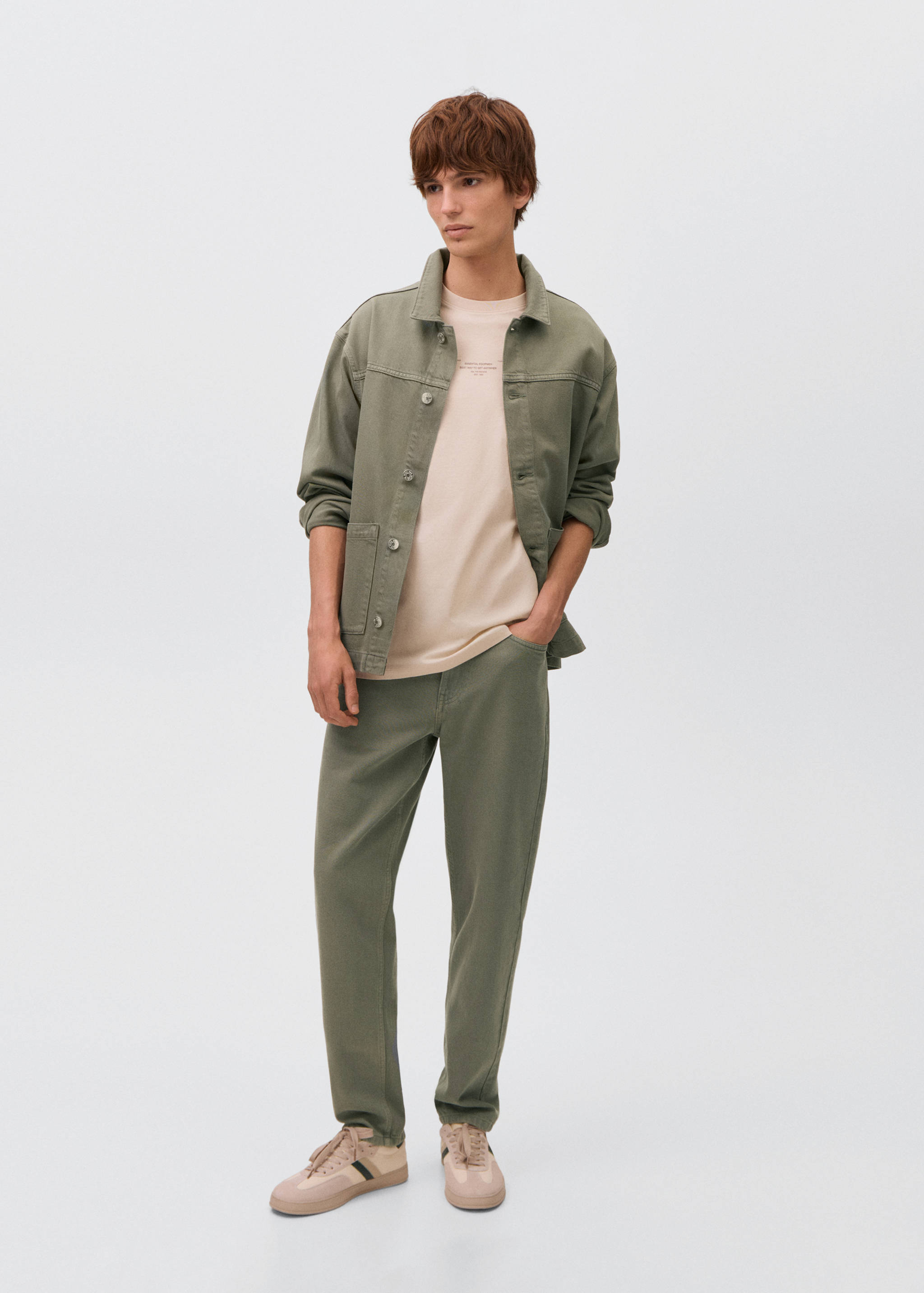 Sobrecamisa denim - Plano general