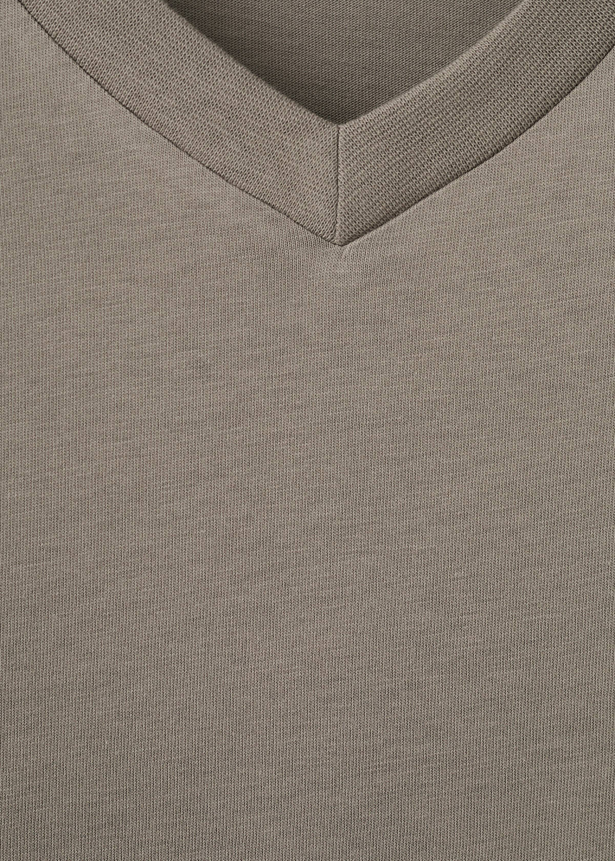 V-neck T-shirt — Brown