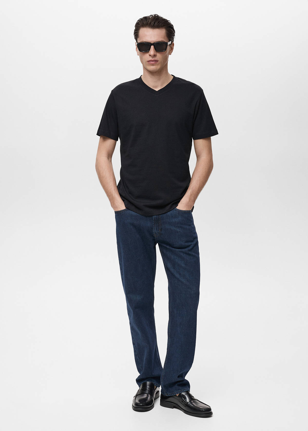 V-neck T-shirt — Black