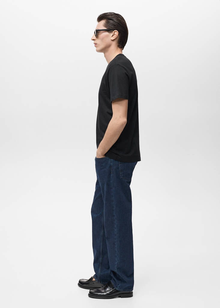 V-neck T-shirt — Black