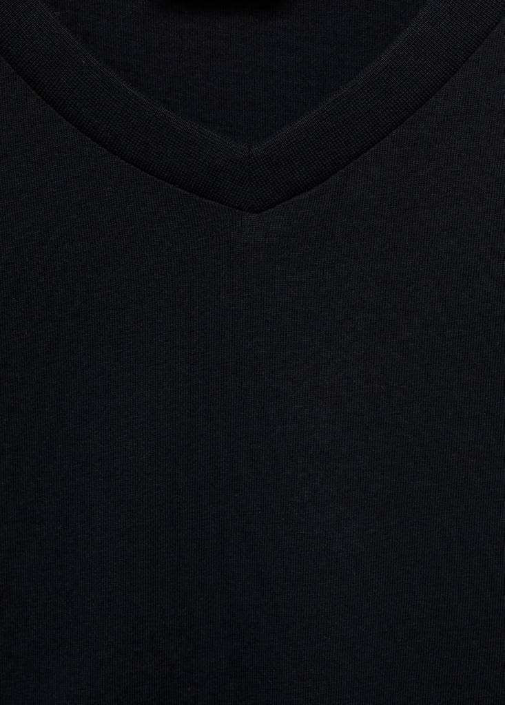 V-neck T-shirt — Black