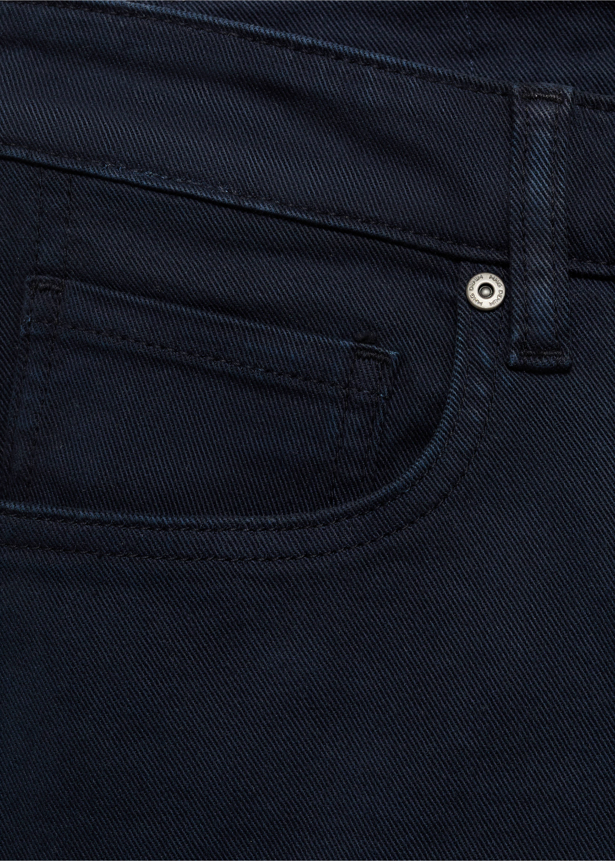 Slim-fit denim bermuda shorts - Details of the article 8, Navy. Ref: 17051230-00.